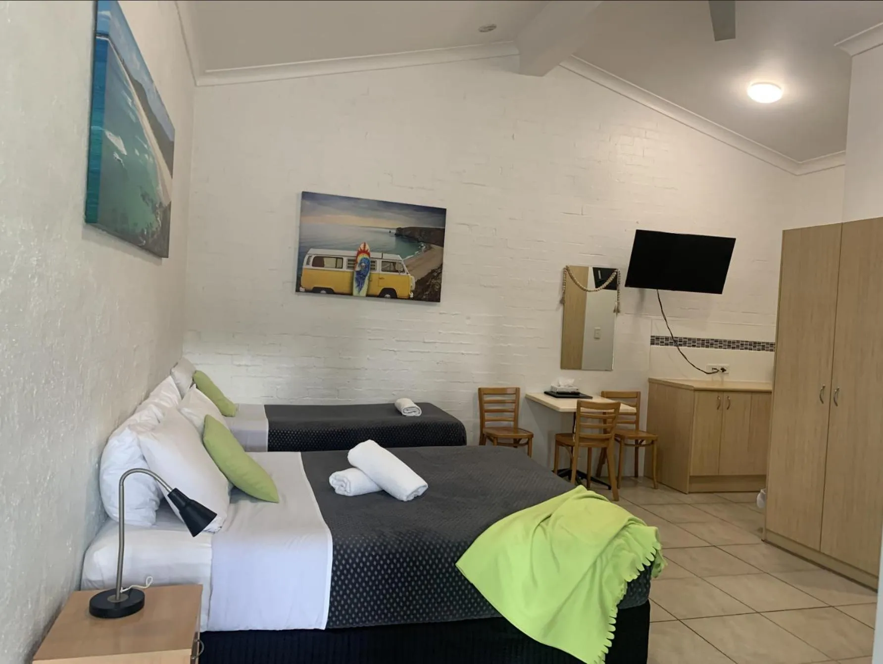 Bed in Ocean Shores Motel