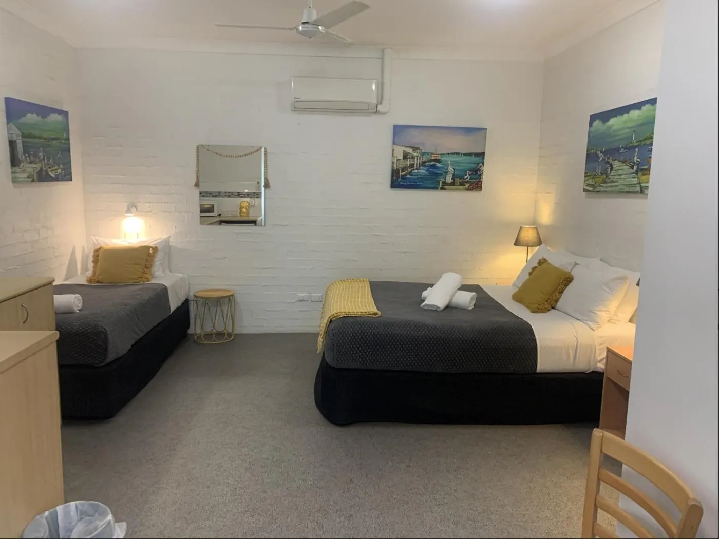 Bed in Ocean Shores Motel