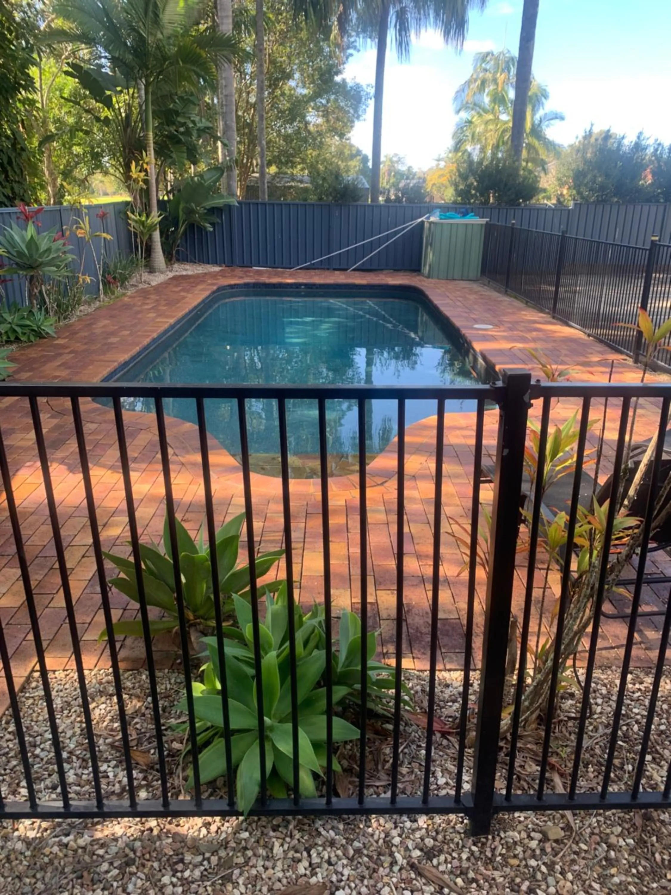 Swimming pool in Ocean Shores Motel