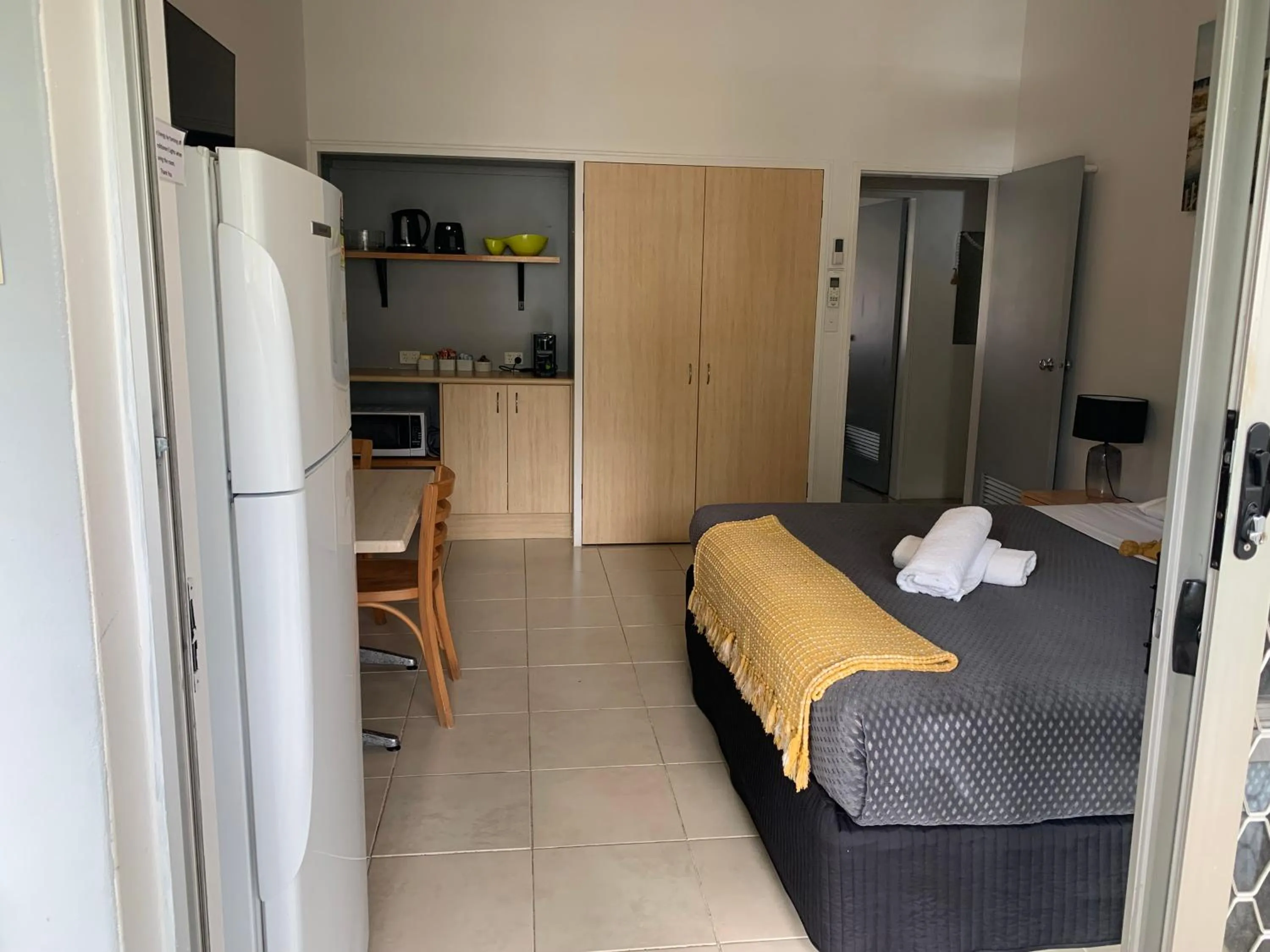 Bed in Ocean Shores Motel