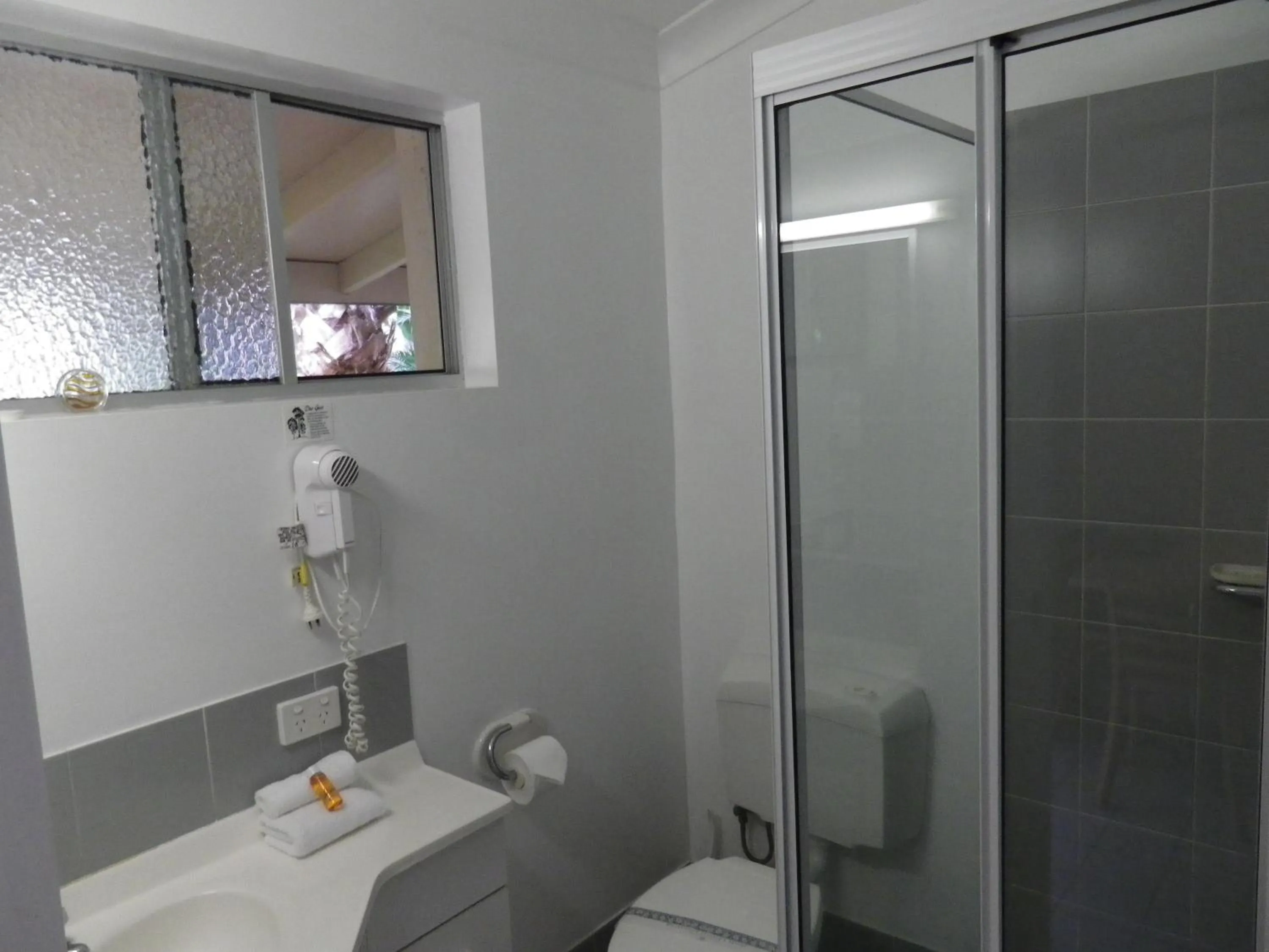 Toilet in Ocean Shores Motel