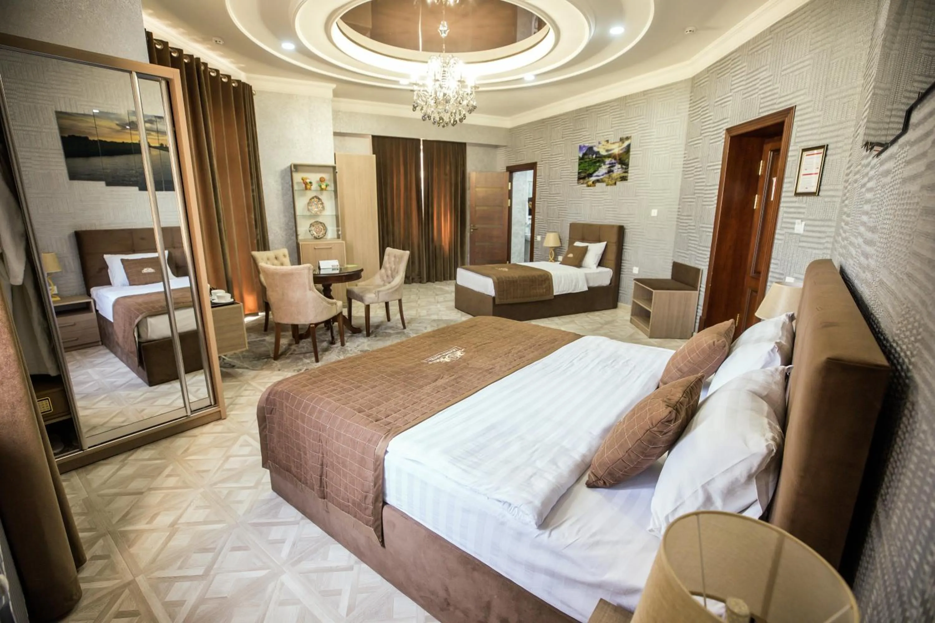 Photo of the whole room, Bed in Leader Hotel