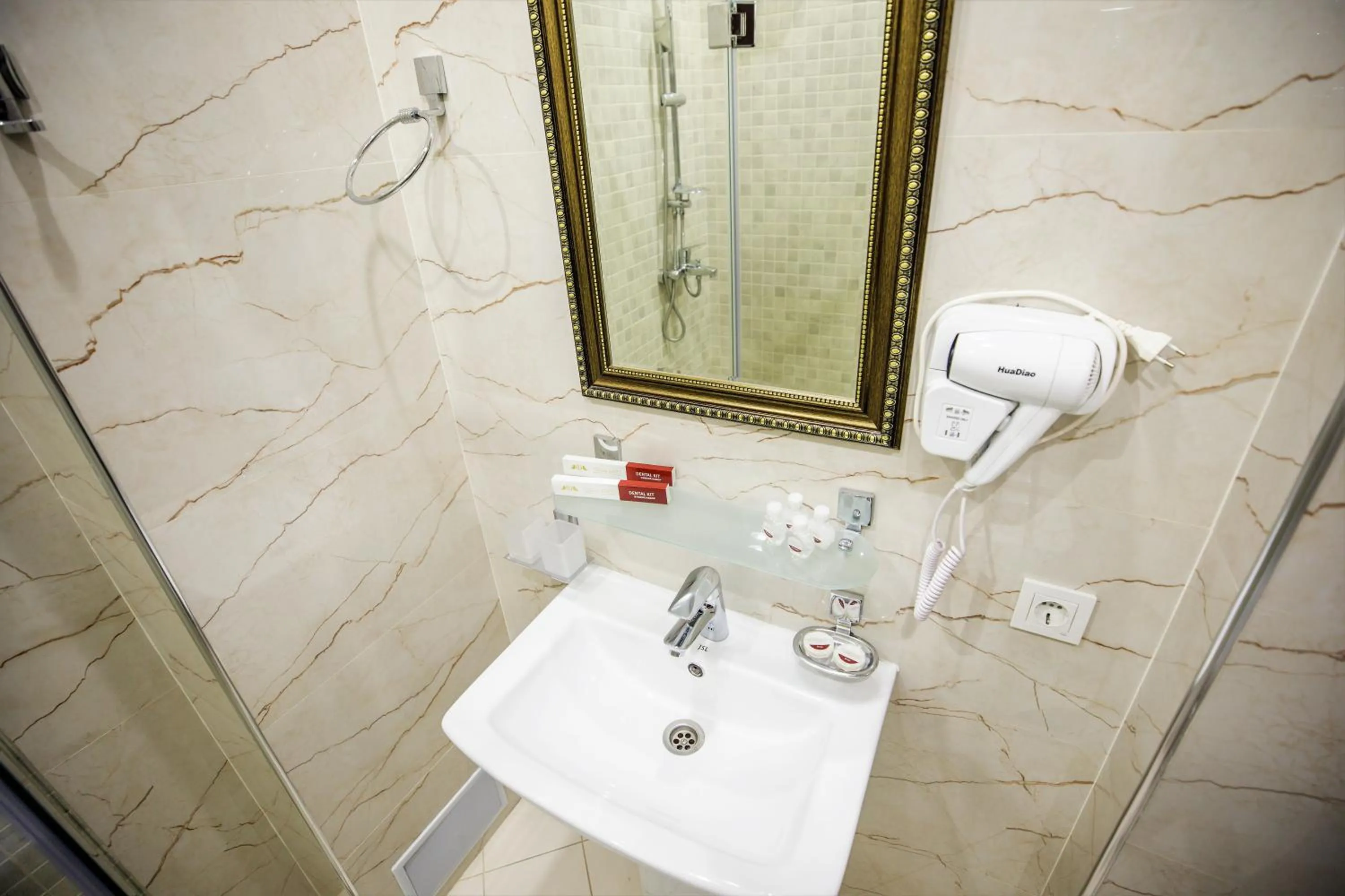 Bathroom in Leader Hotel