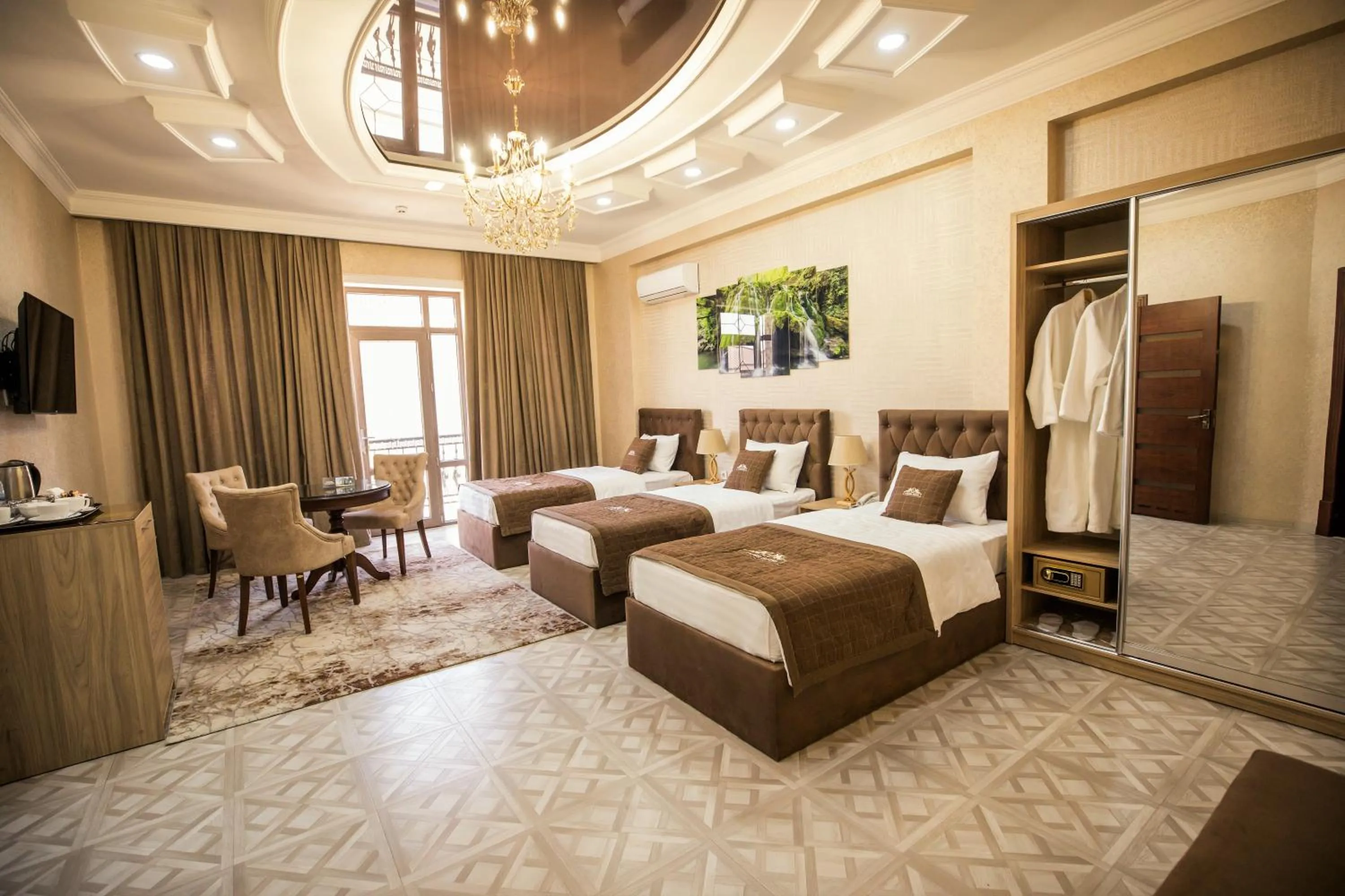 Photo of the whole room, Bed in Leader Hotel