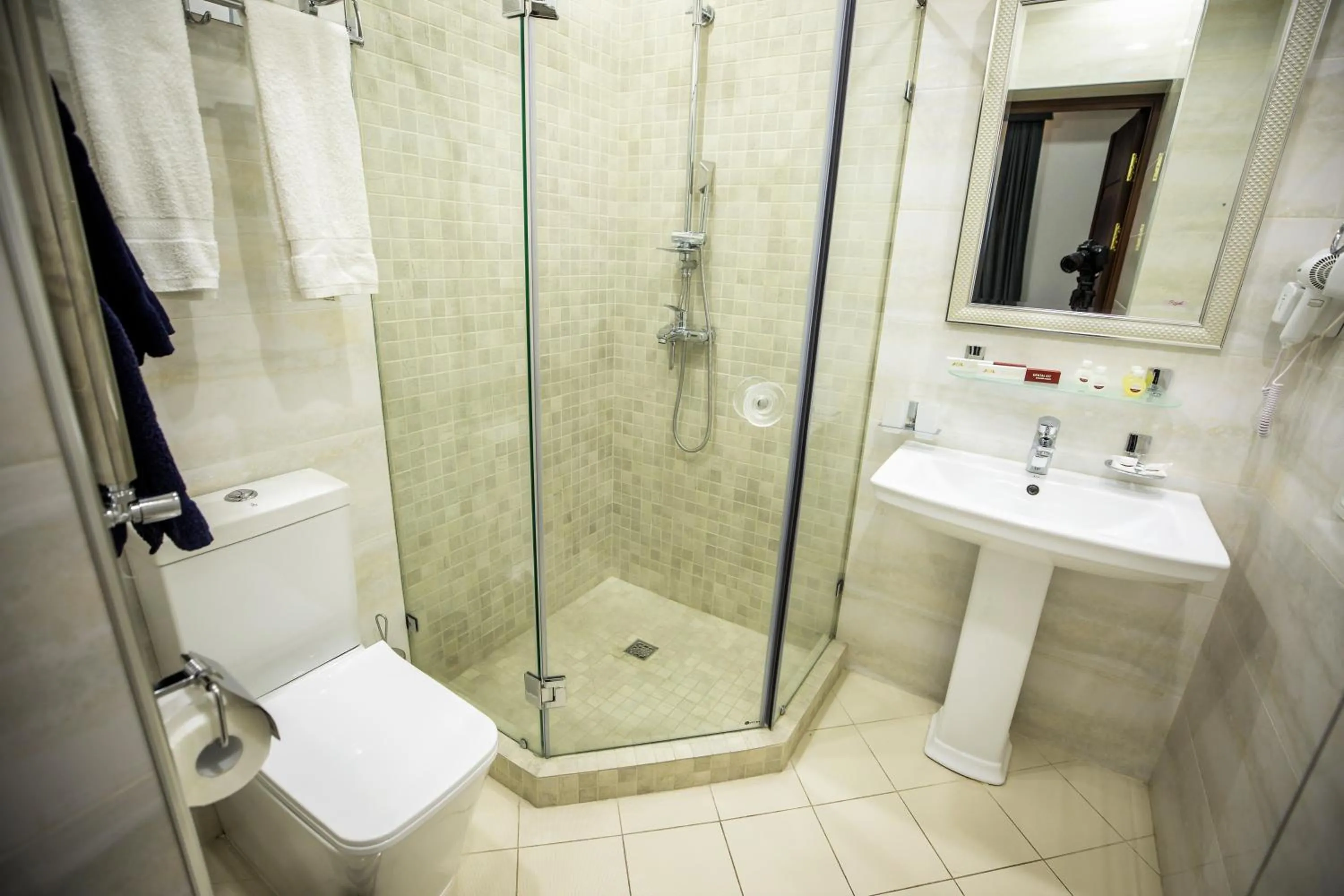 Bathroom in Leader Hotel