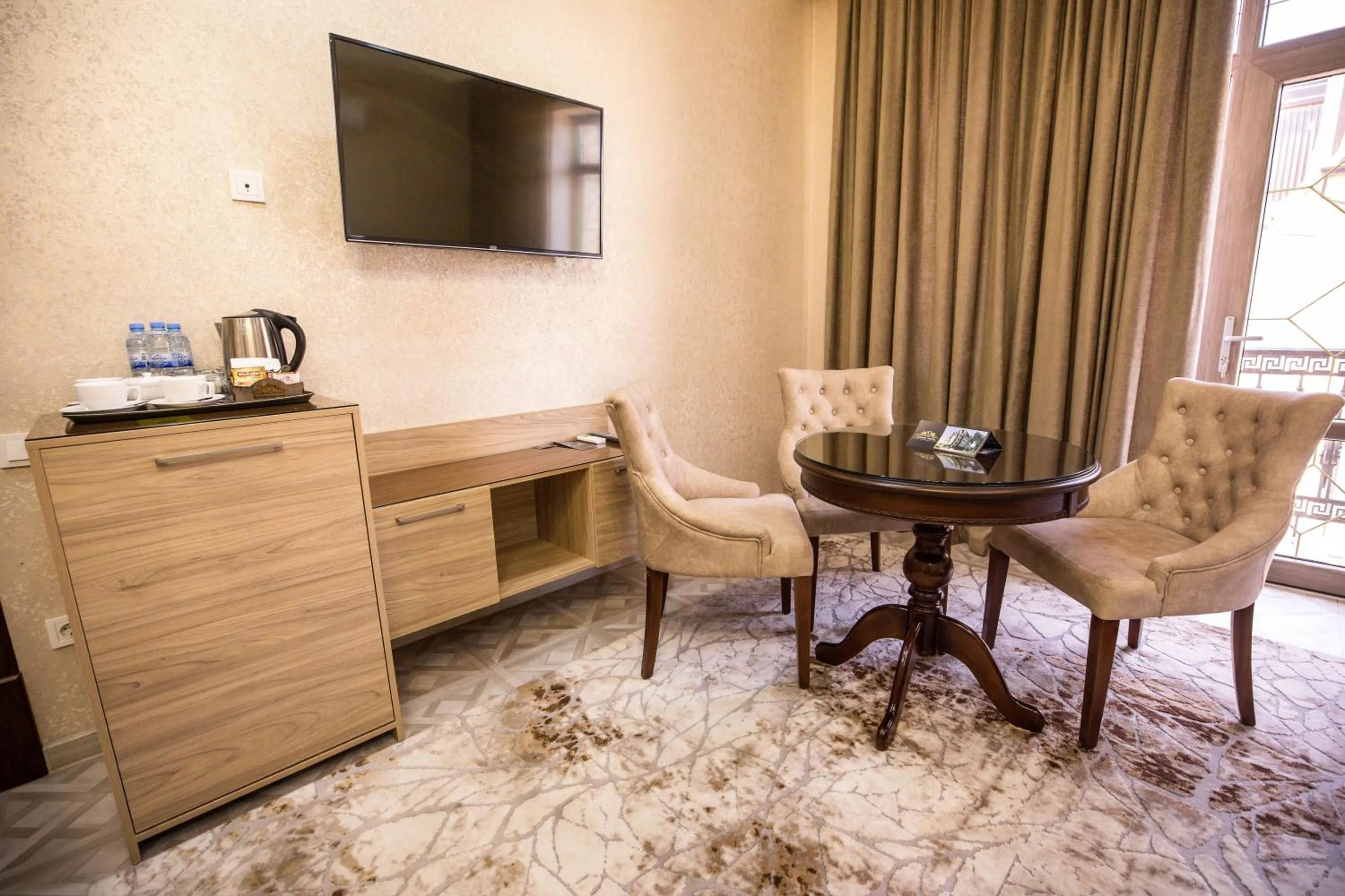 Dining area in Leader Hotel