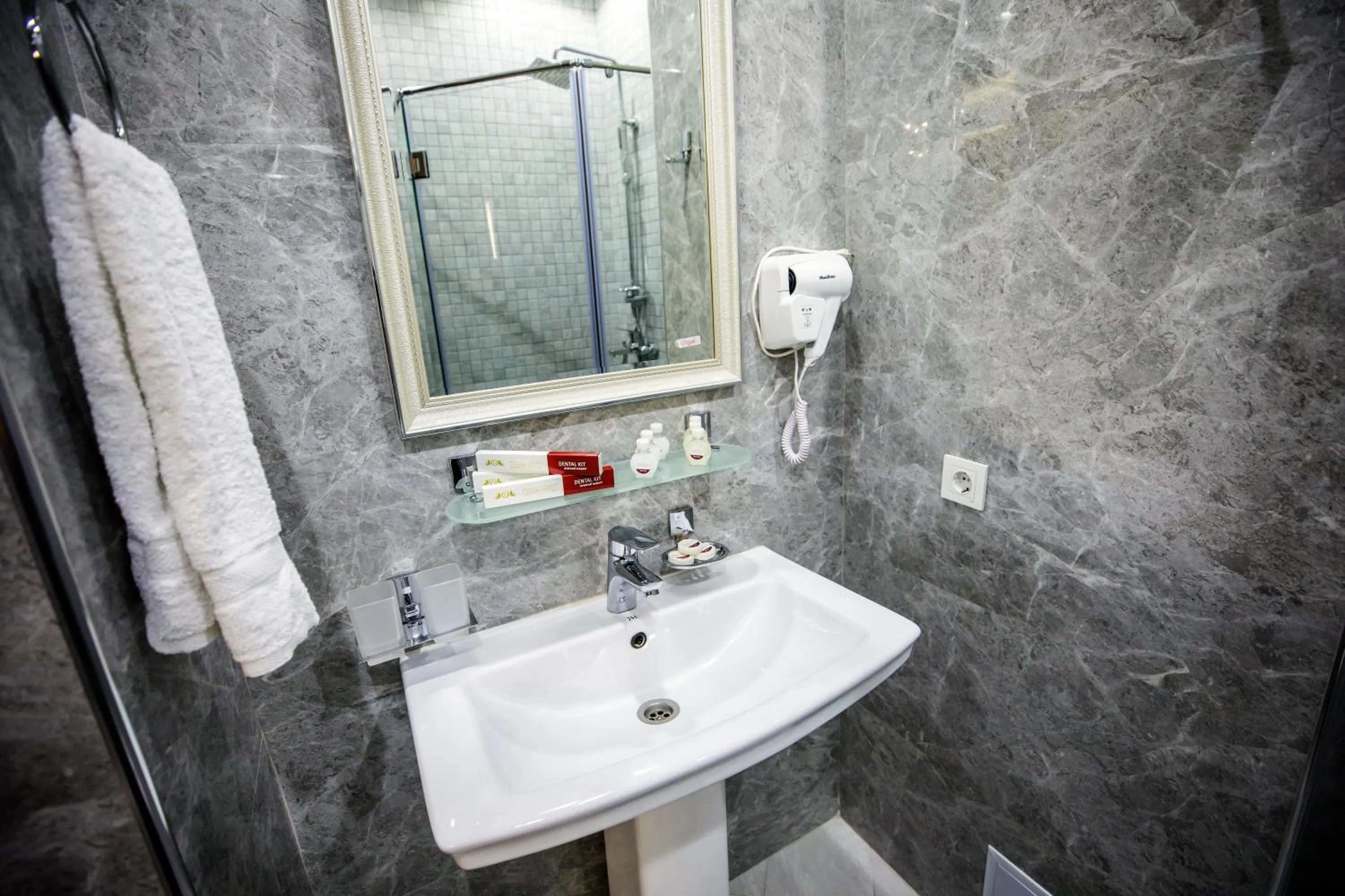 Bathroom in Leader Hotel