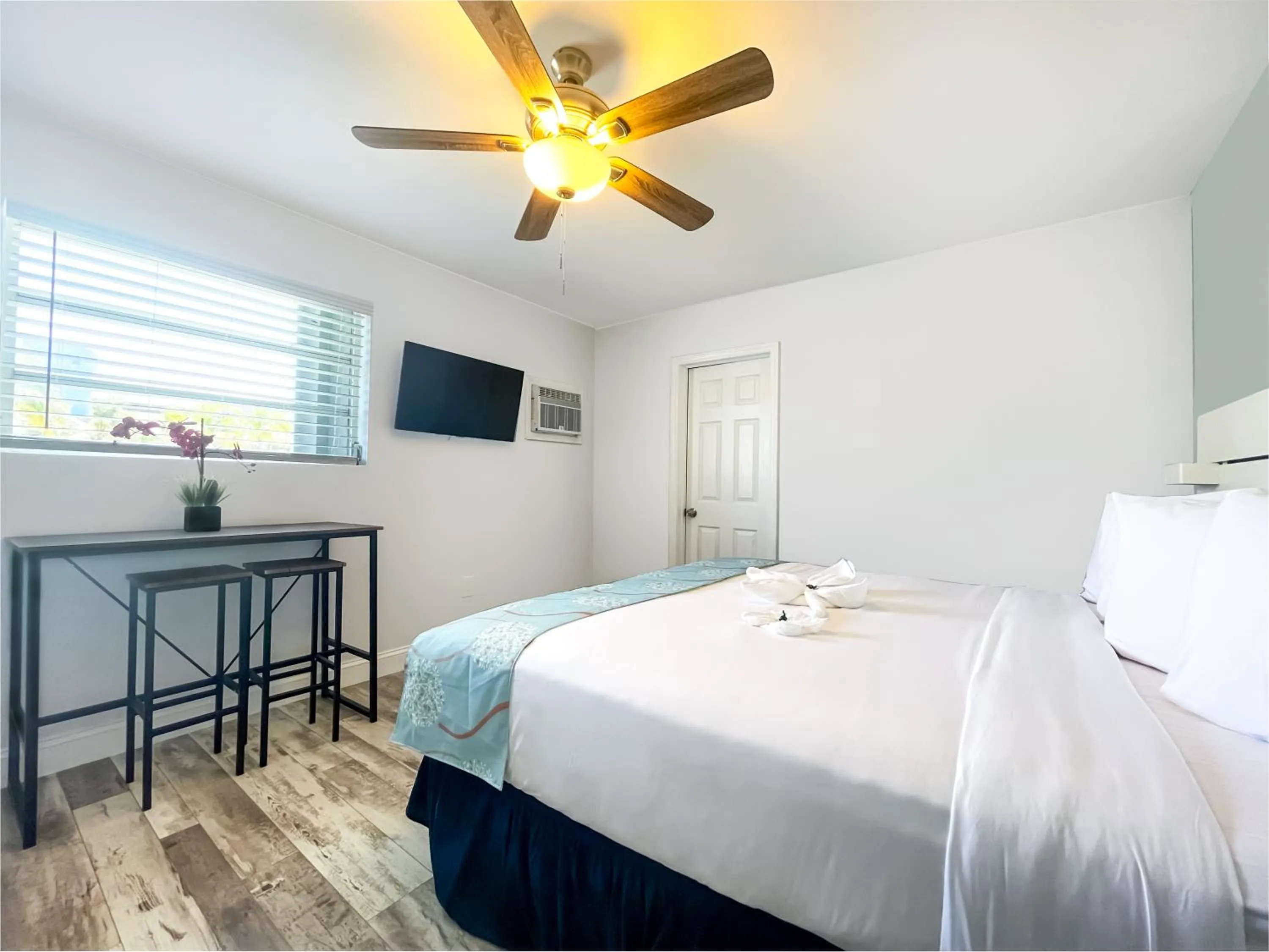 Bed in The Blue Wave