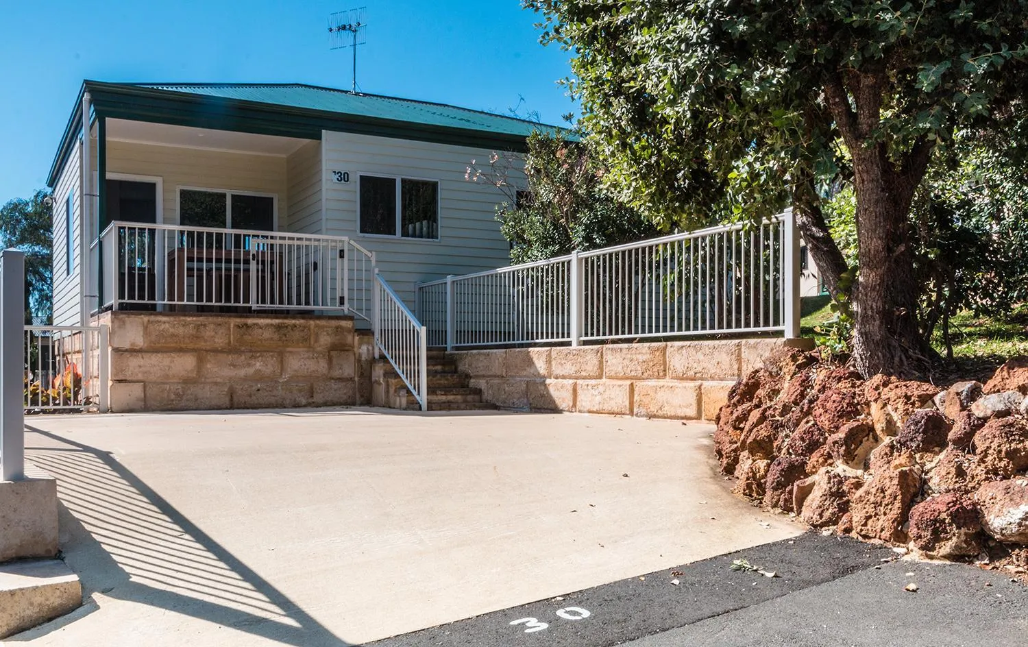 Property building in Riverview Tourist Park