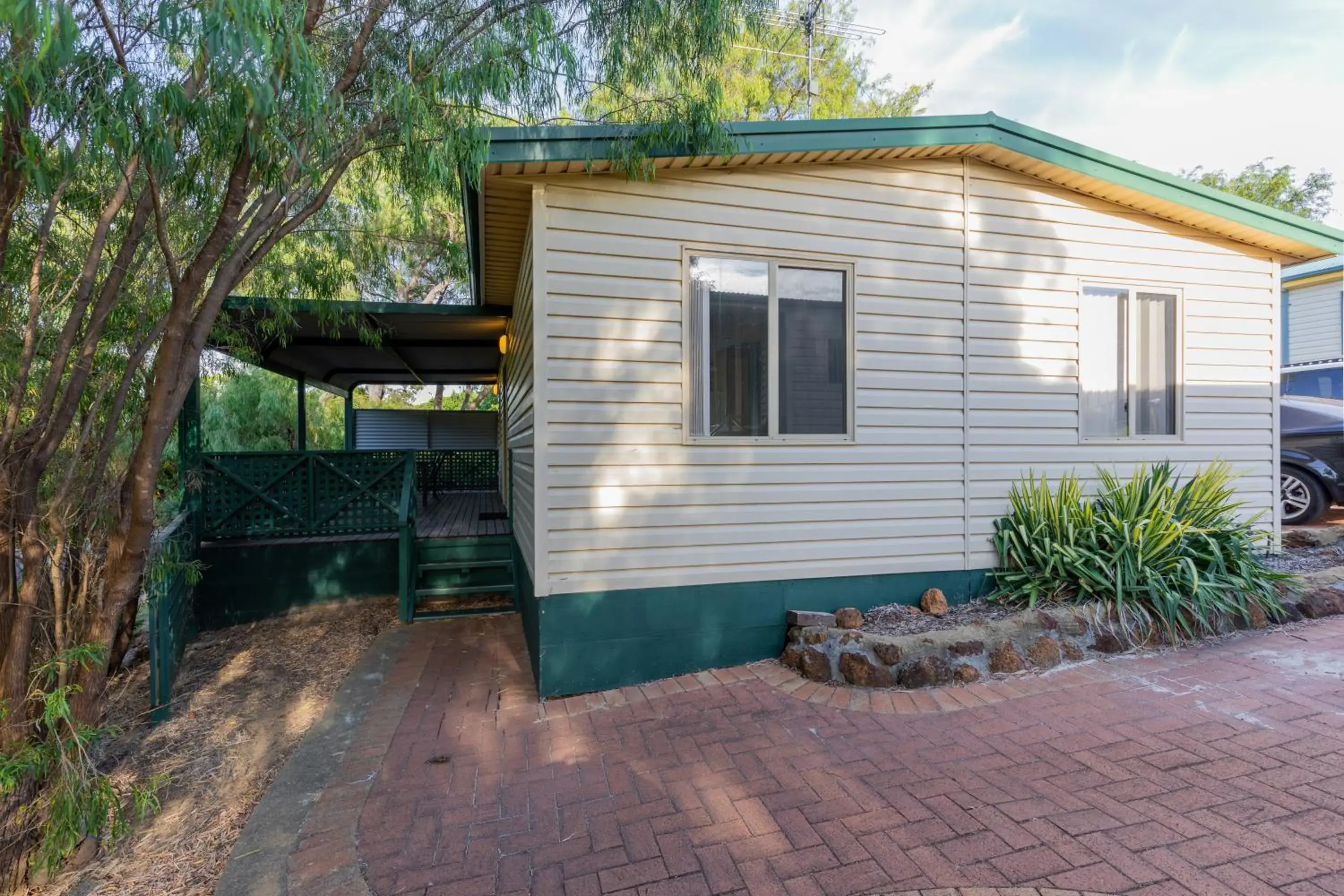 Two-Bedroom Chalet in Riverview Tourist Park Two-Bedroom Chalet in Riverview Tourist Park