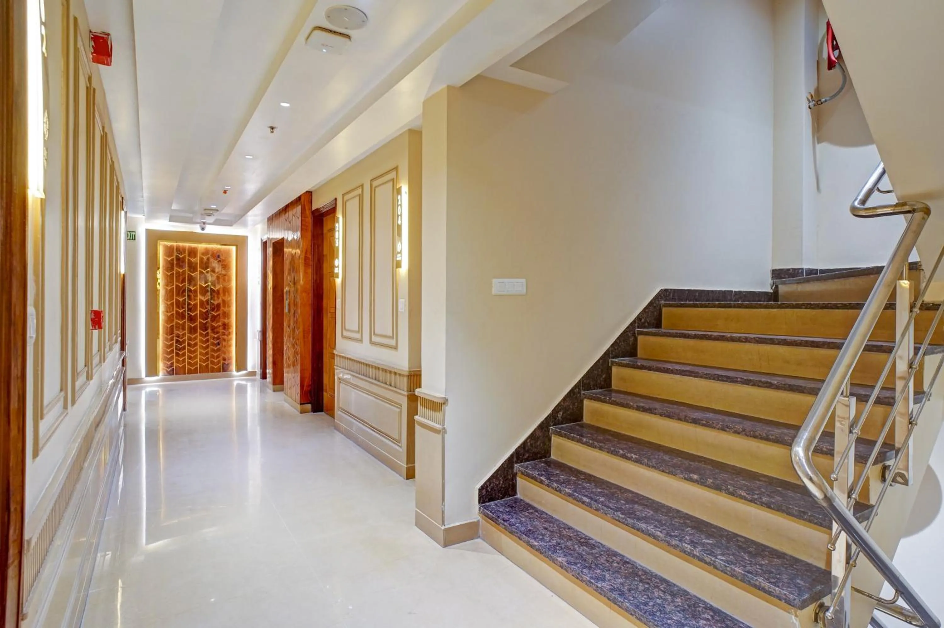 Area and facilities in Hotel Gold Palace - 03 Mins Walk From New Delhi Railway Station