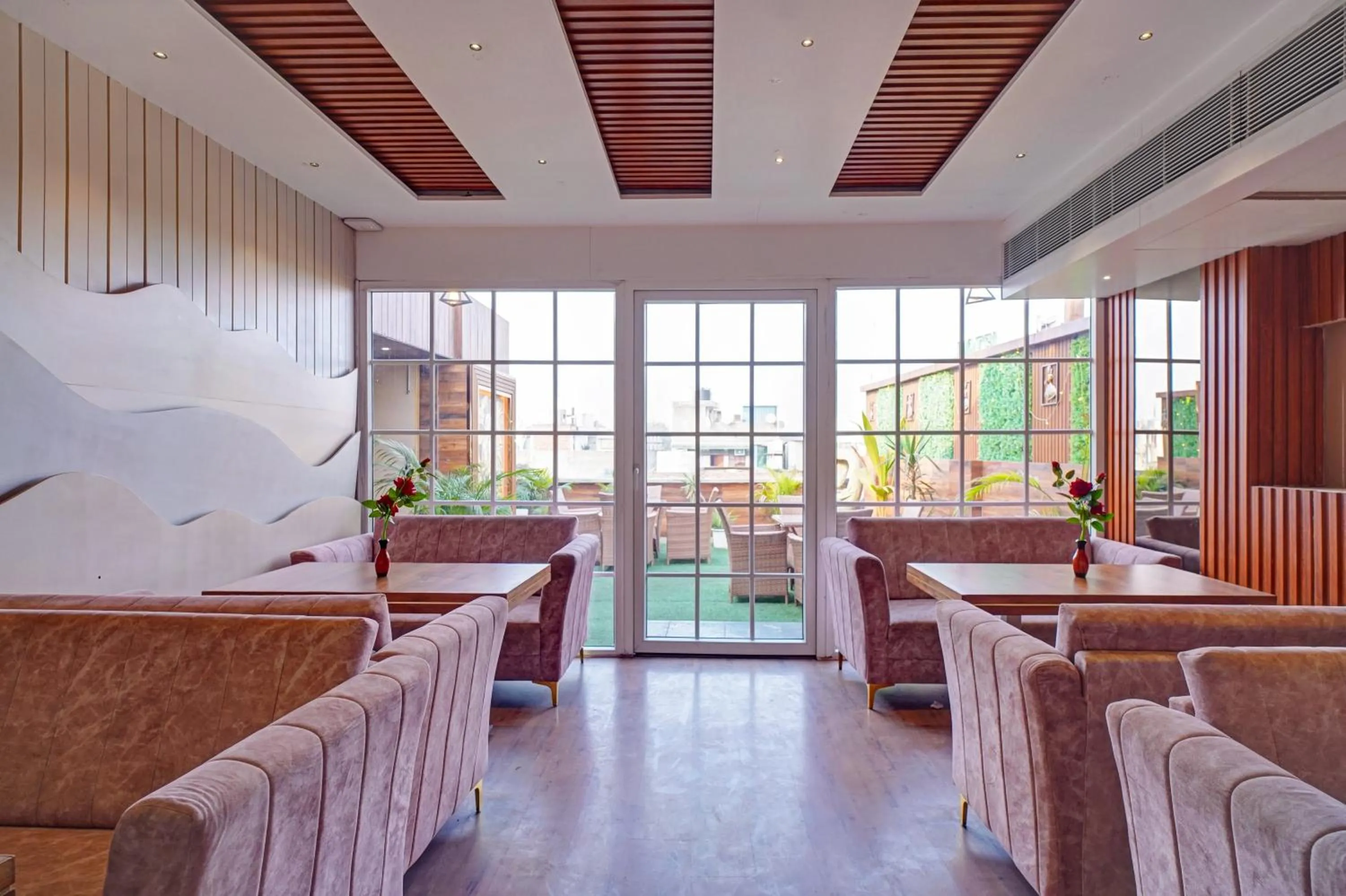 Seating area in Hotel Gold Palace - 03 Mins Walk From New Delhi Railway Station