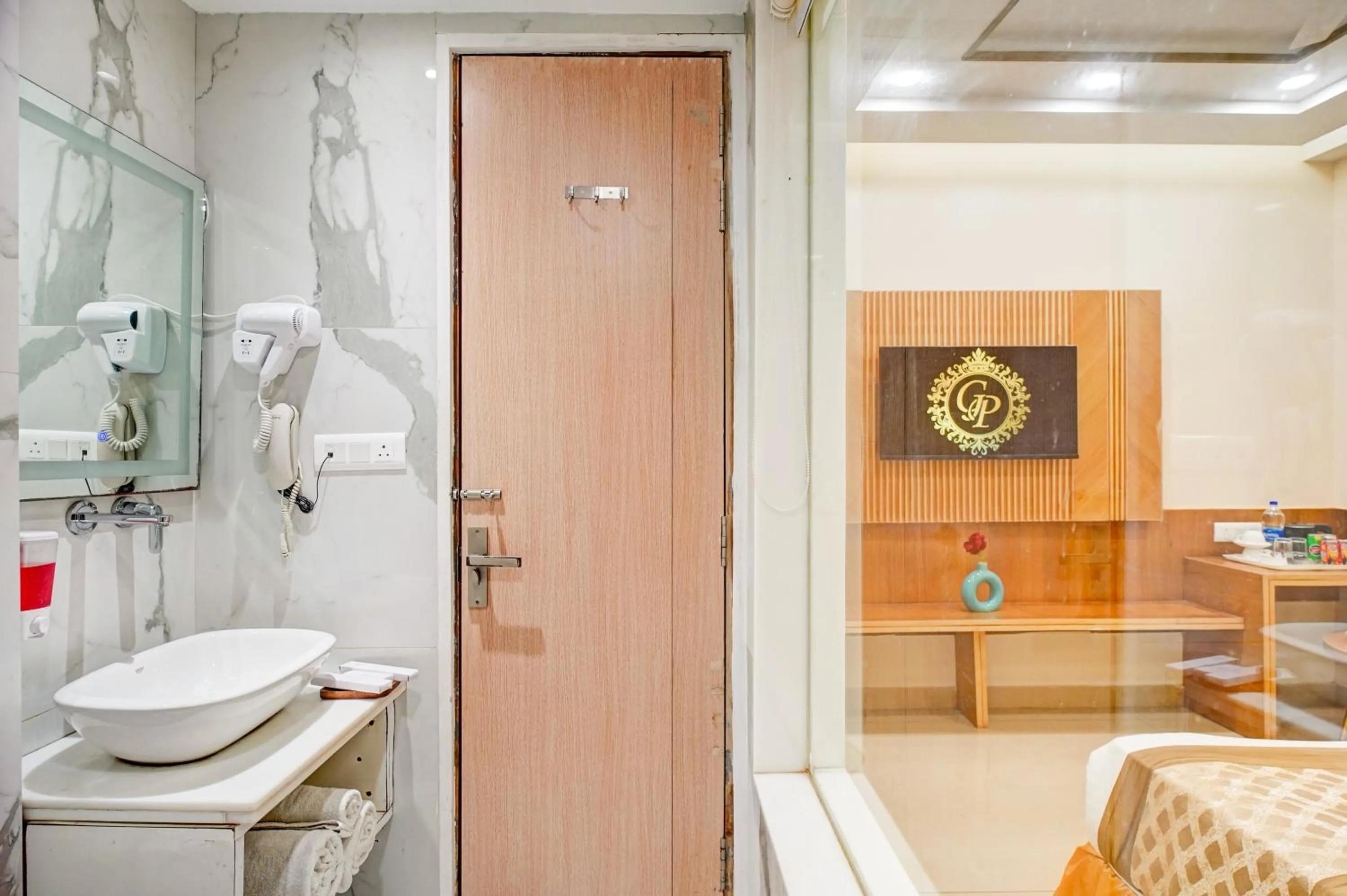 Shower in Hotel Gold Palace - 03 Mins Walk From New Delhi Railway Station