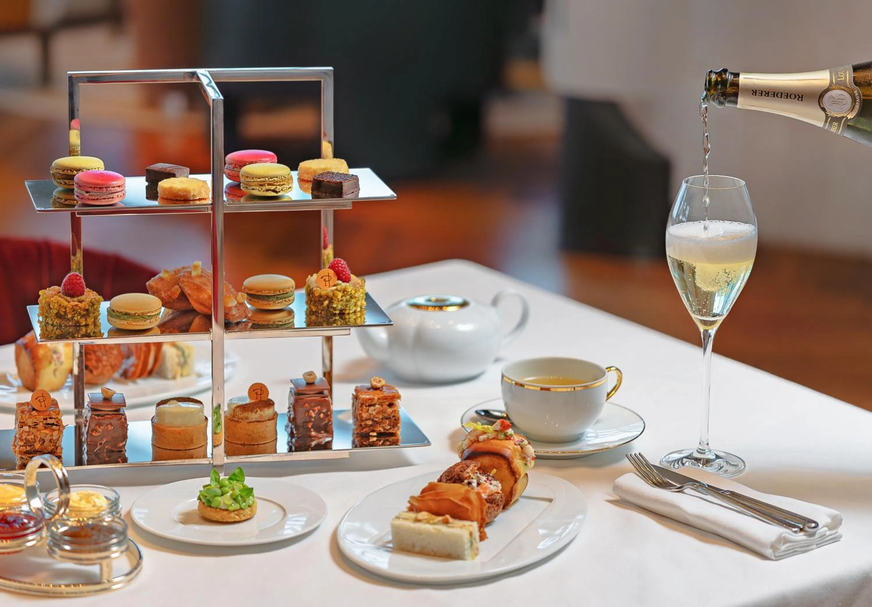 Restaurant/places to eat in Rosewood Abu Dhabi