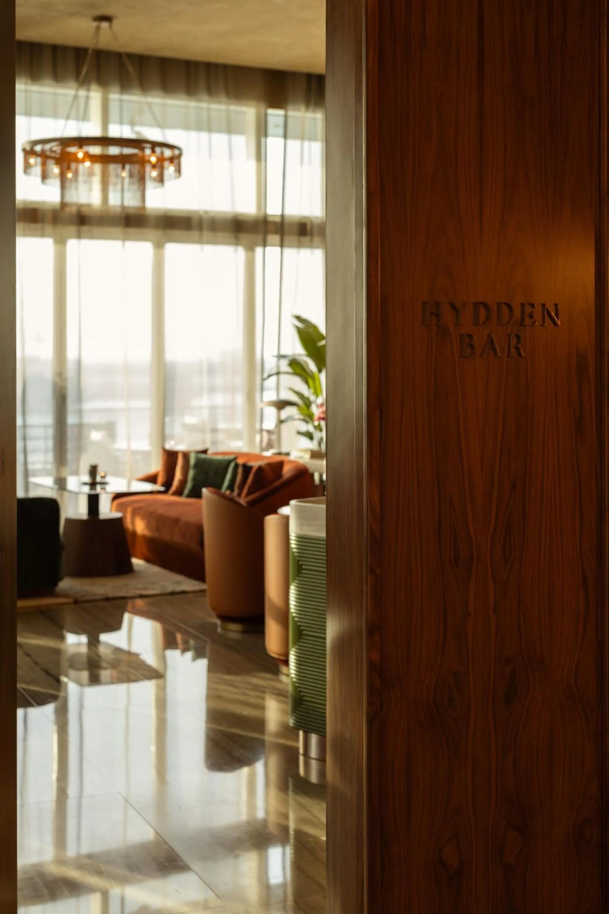 Lounge or bar in Rosewood Abu Dhabi