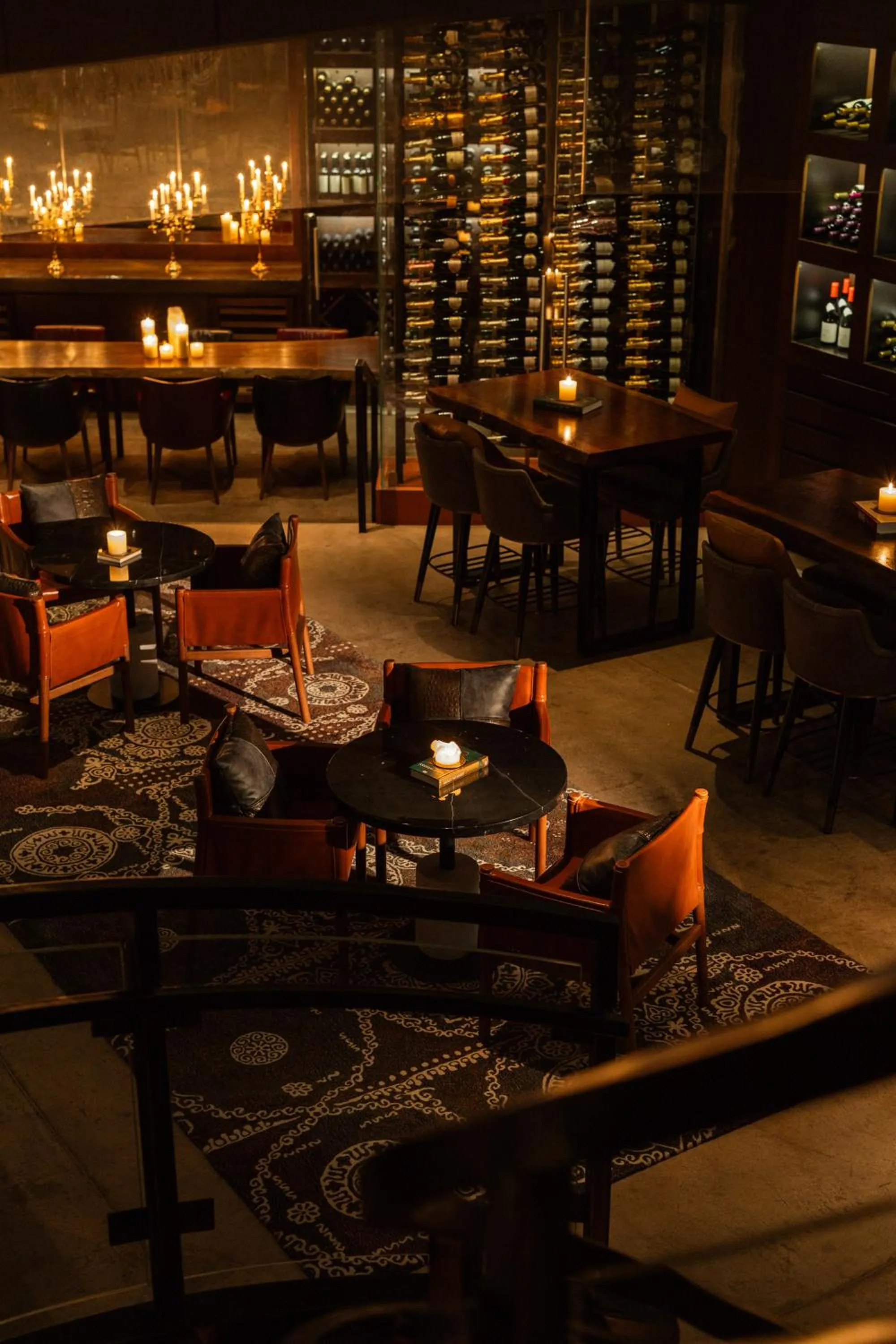 Lounge or bar in Rosewood Abu Dhabi