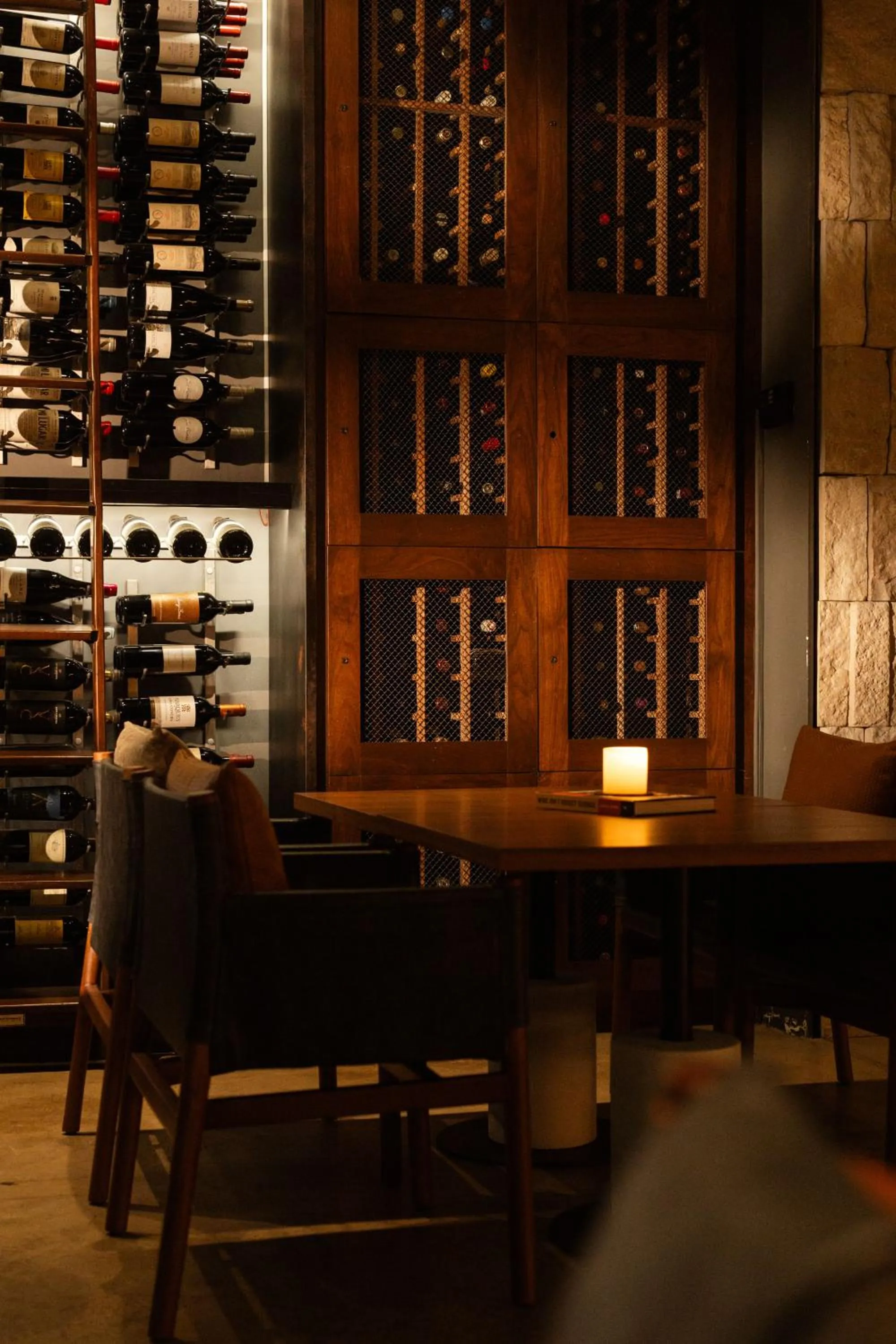 Lounge or bar in Rosewood Abu Dhabi