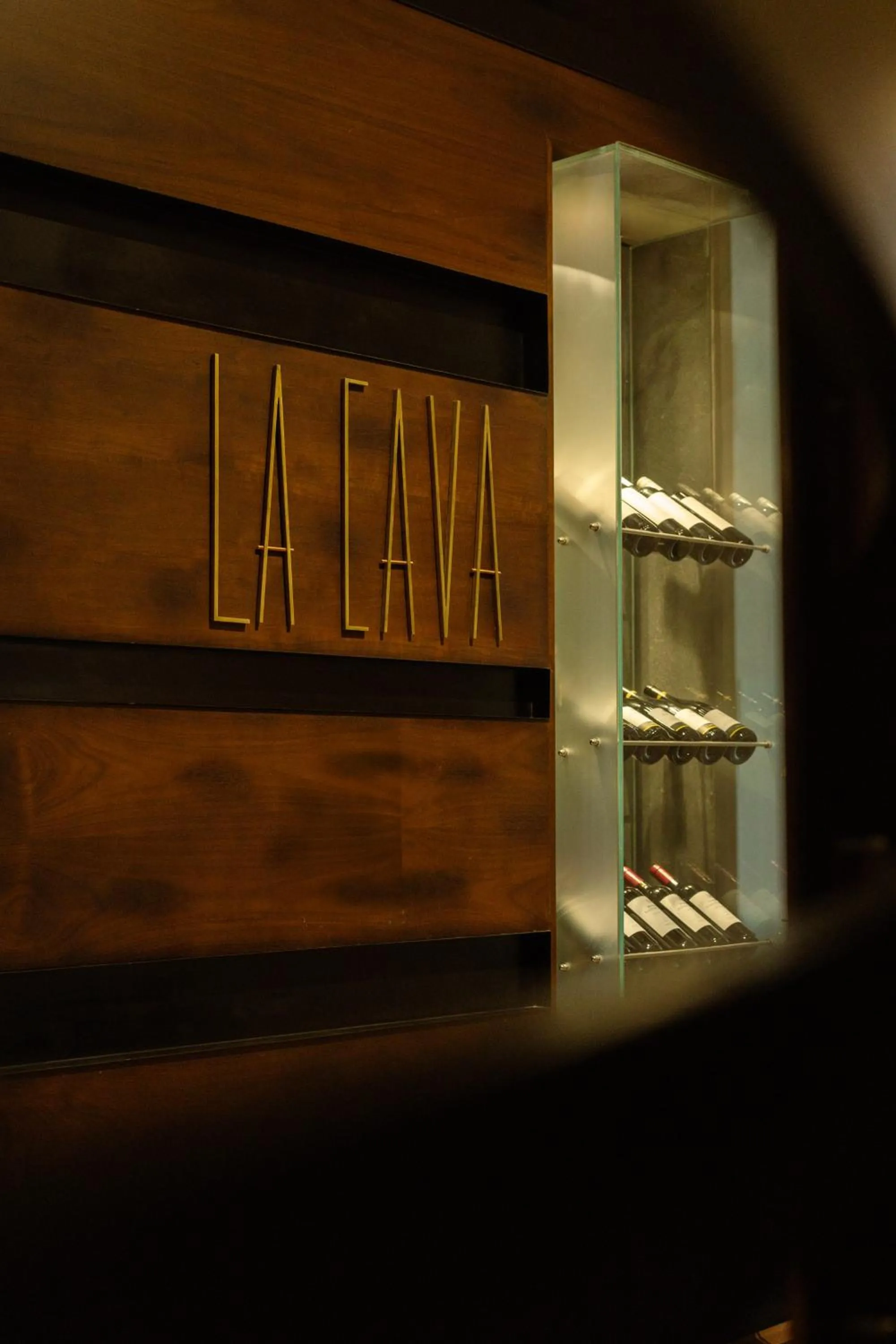 Lounge or bar in Rosewood Abu Dhabi