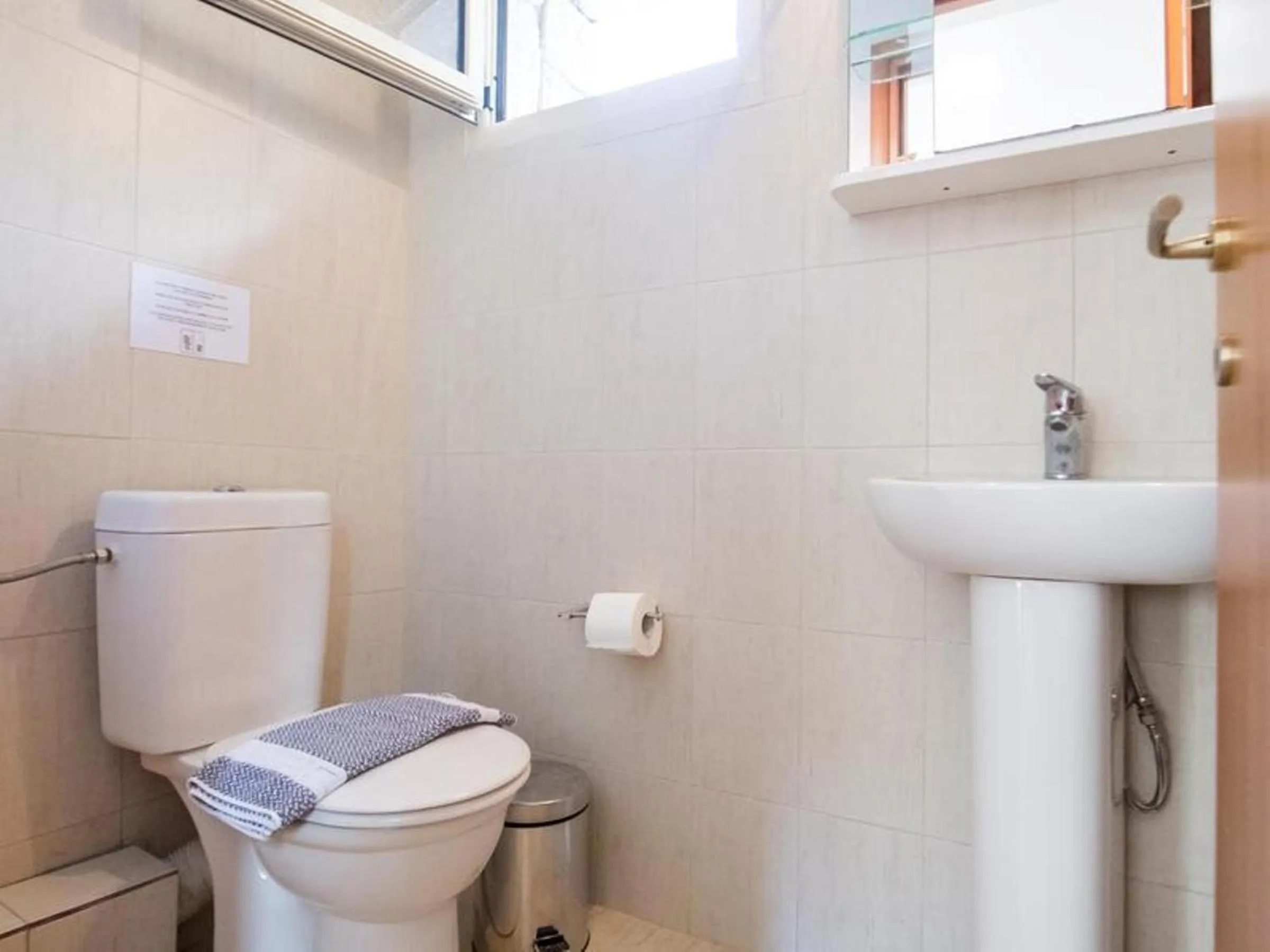 Toilet in Manoleas Villas - Apartment 8