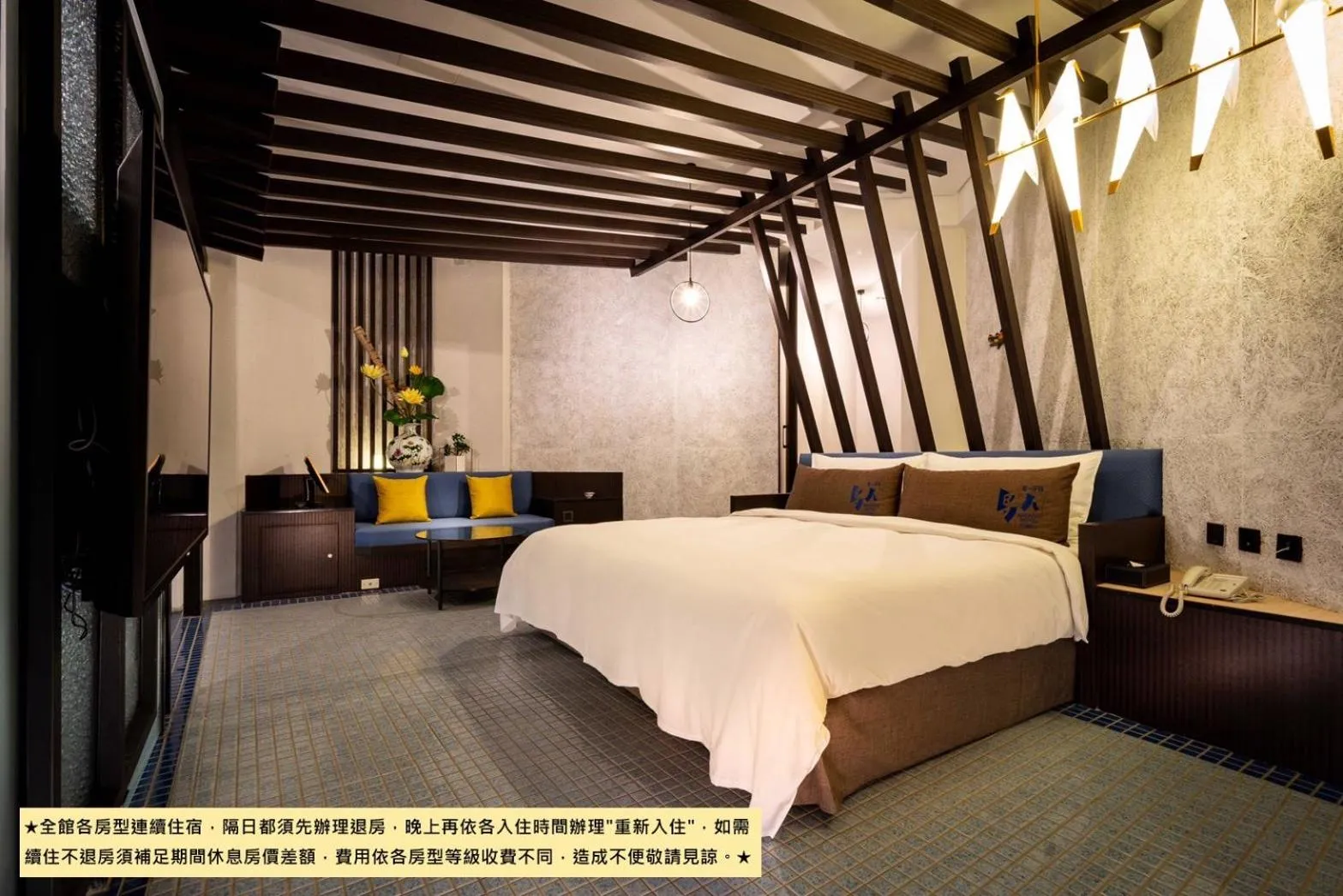 Bed in Birdman Motel