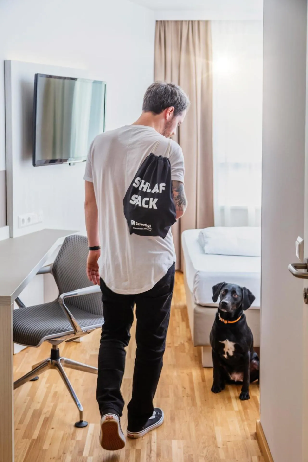 Photo of the whole room, Bed in Hotel Zeitgeist Vienna Hauptbahnhof