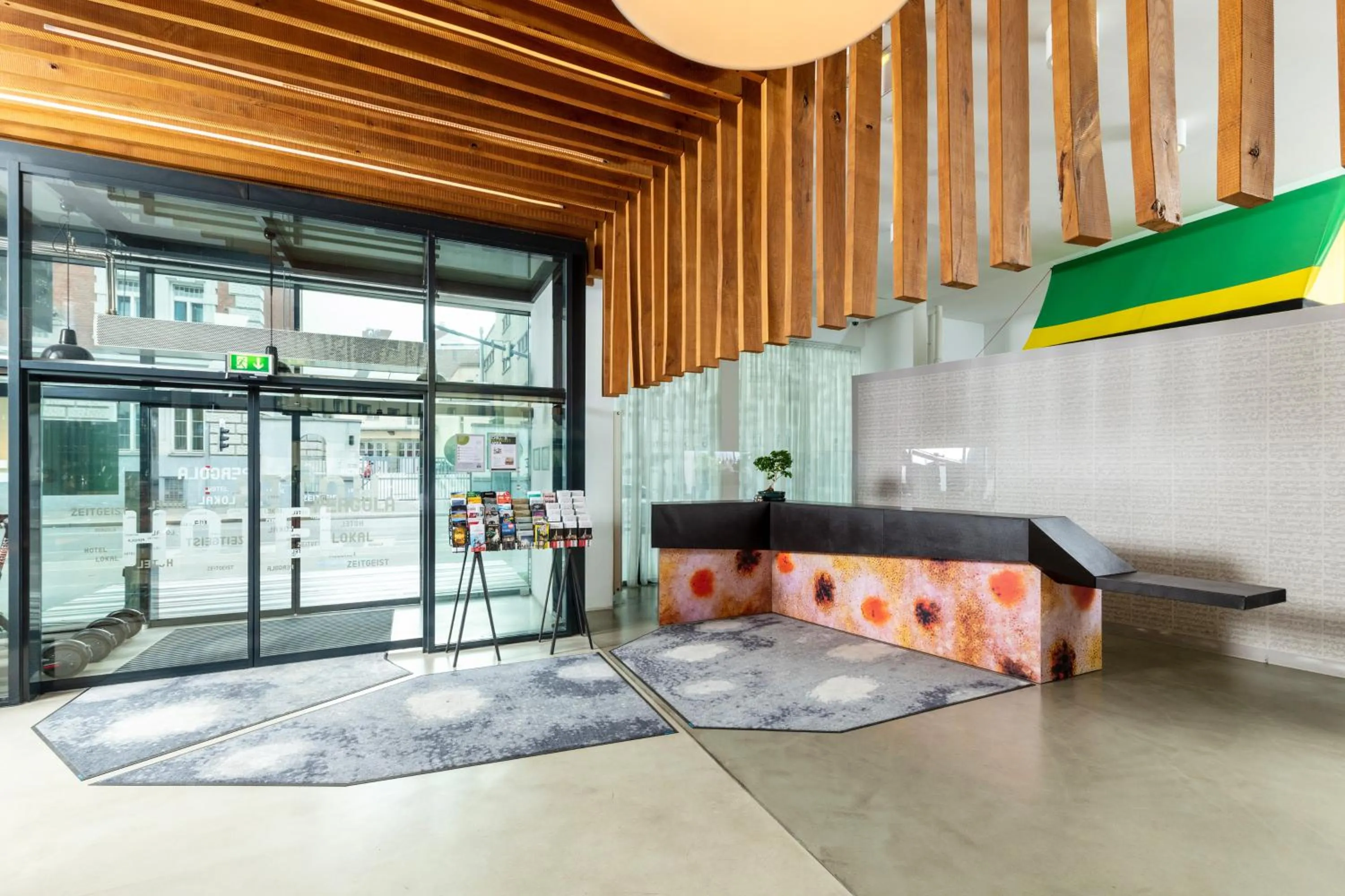 Lobby or reception in Hotel Zeitgeist Vienna Hauptbahnhof