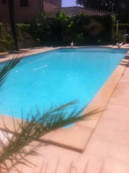 Swimming pool in Hotel - Restaurant de la Paix