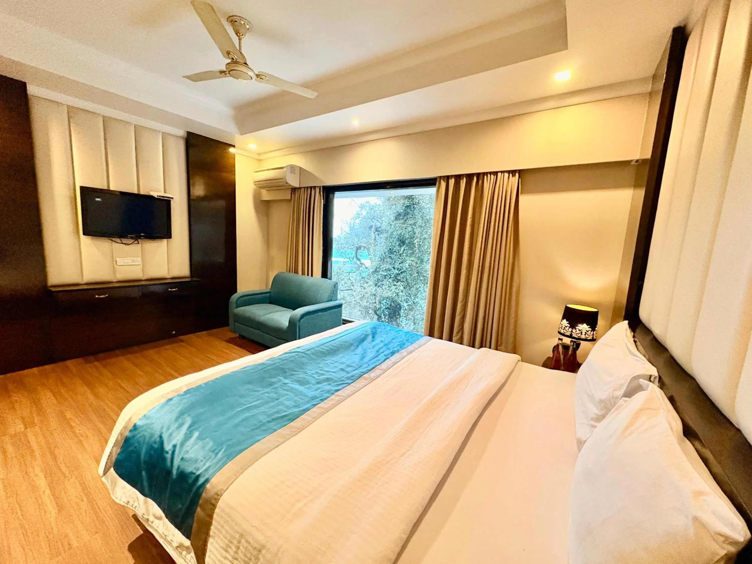 Bed in Indraprastha Resort Dalhousie
