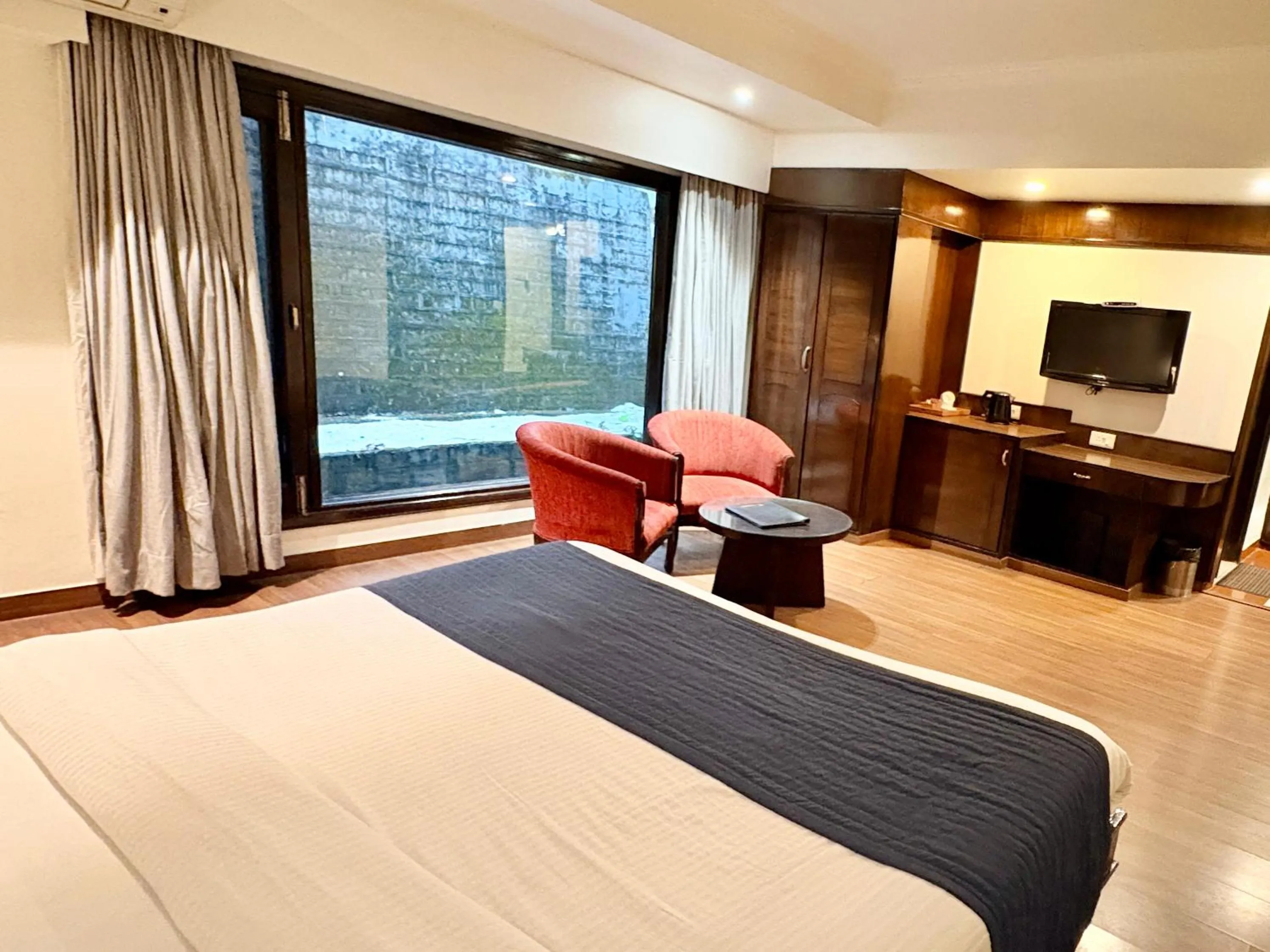 Bed in Indraprastha Resort Dalhousie