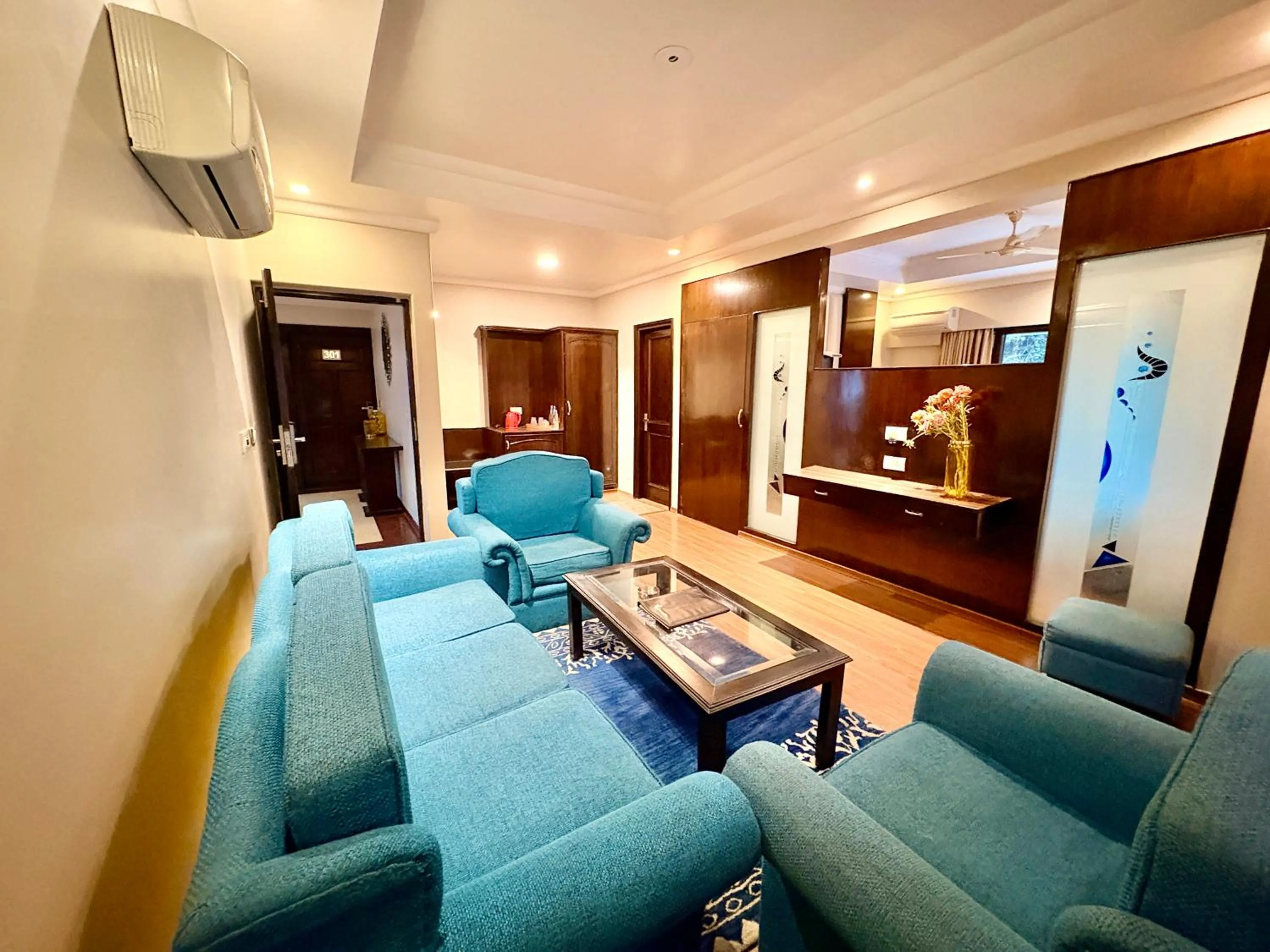 Living room in Indraprastha Resort Dalhousie