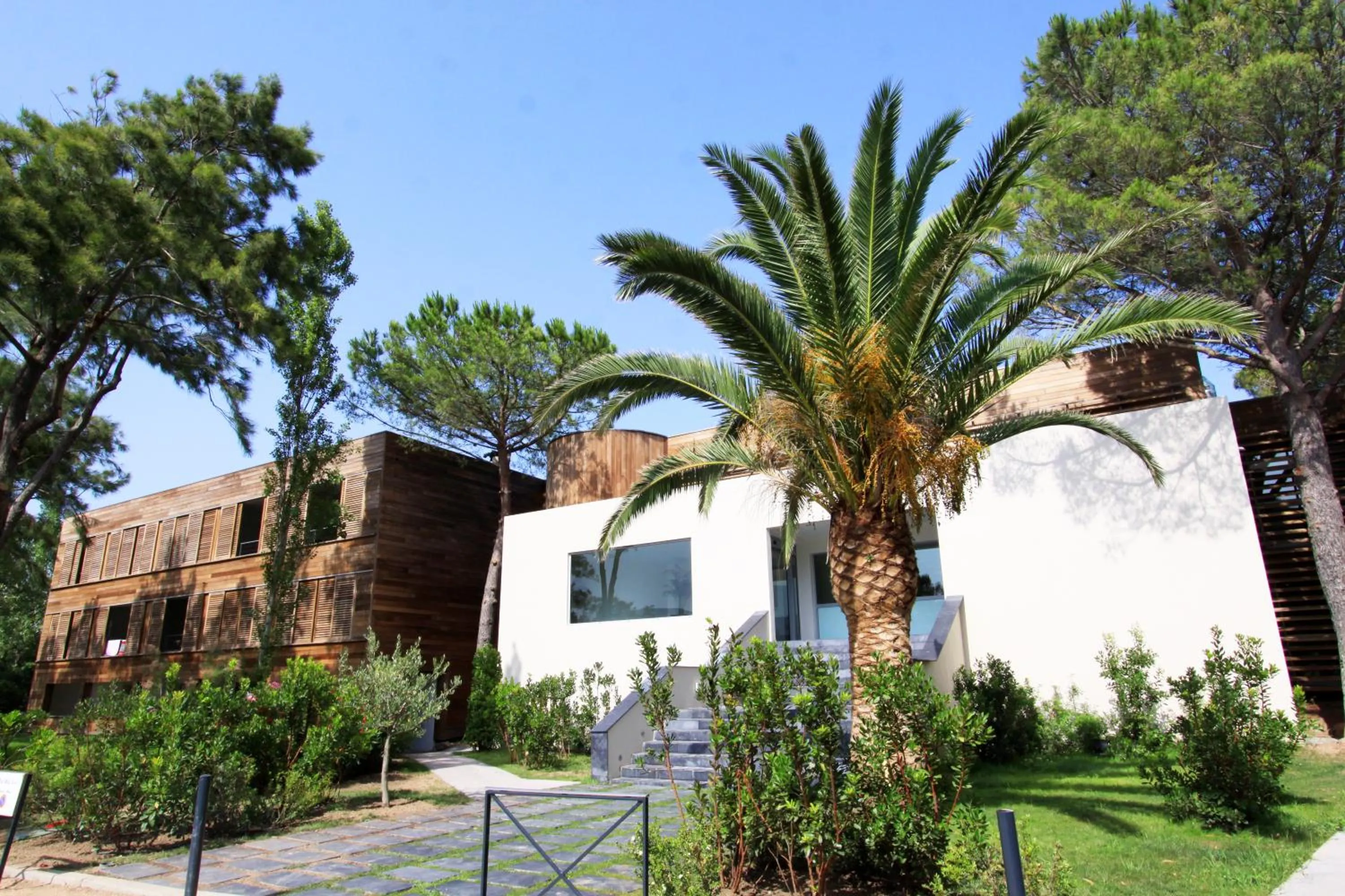 Property building in Hôtel & Lodges Moby Dick