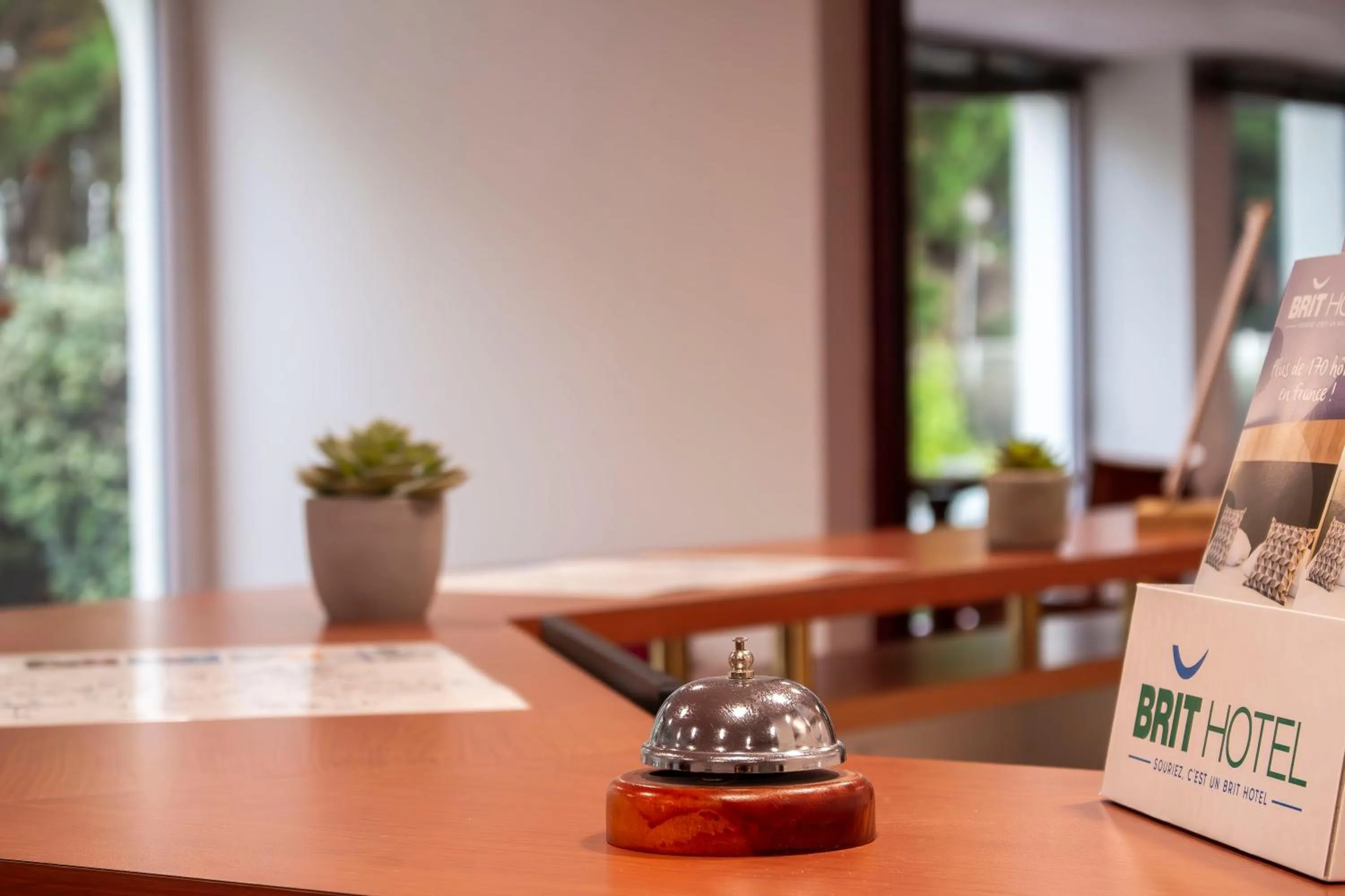 Lobby or reception in Brit Hotel Bordeaux Aéroport - Le Soretel
