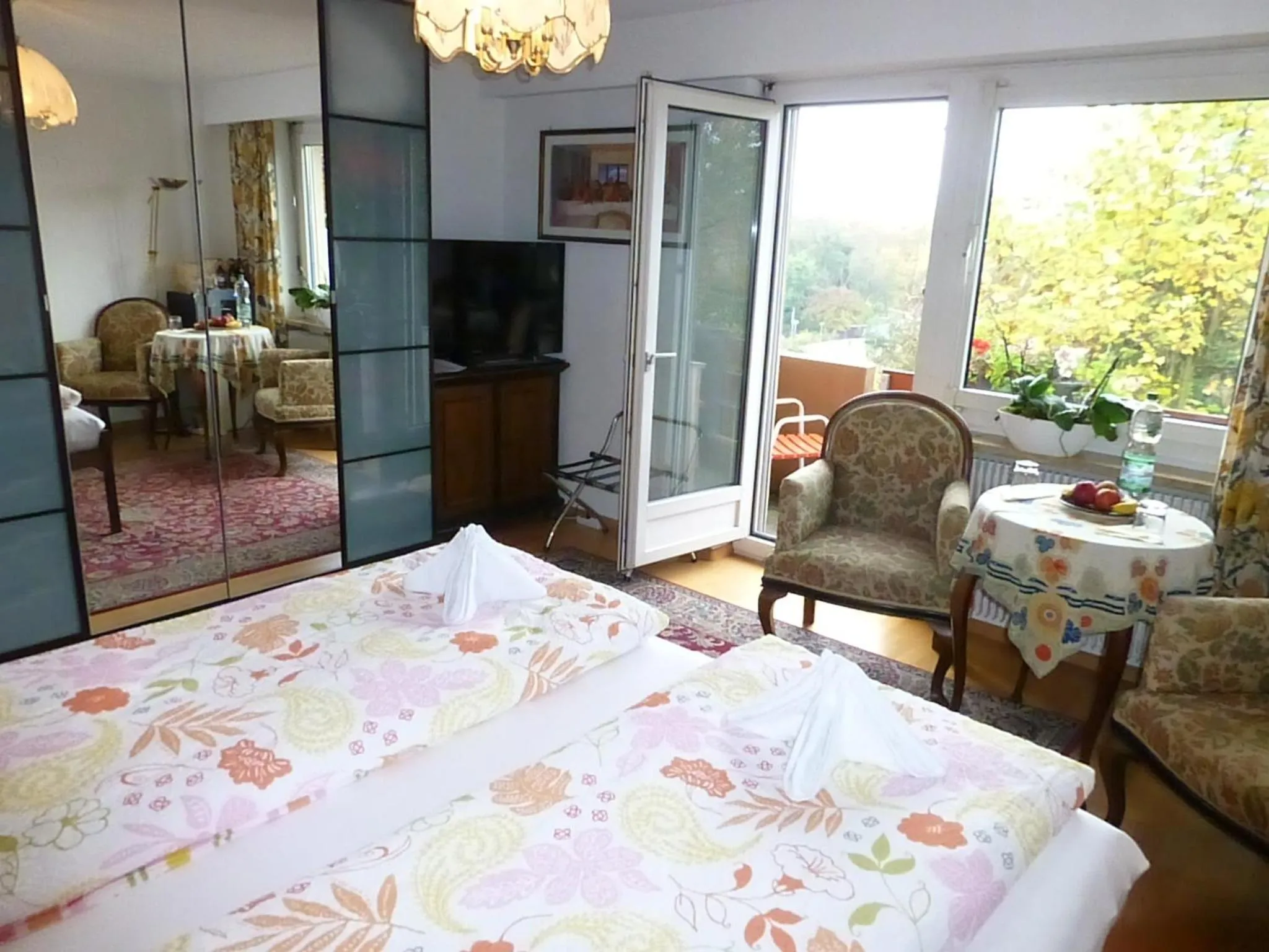 Garden, Bed in B&B Pappelweg - 2