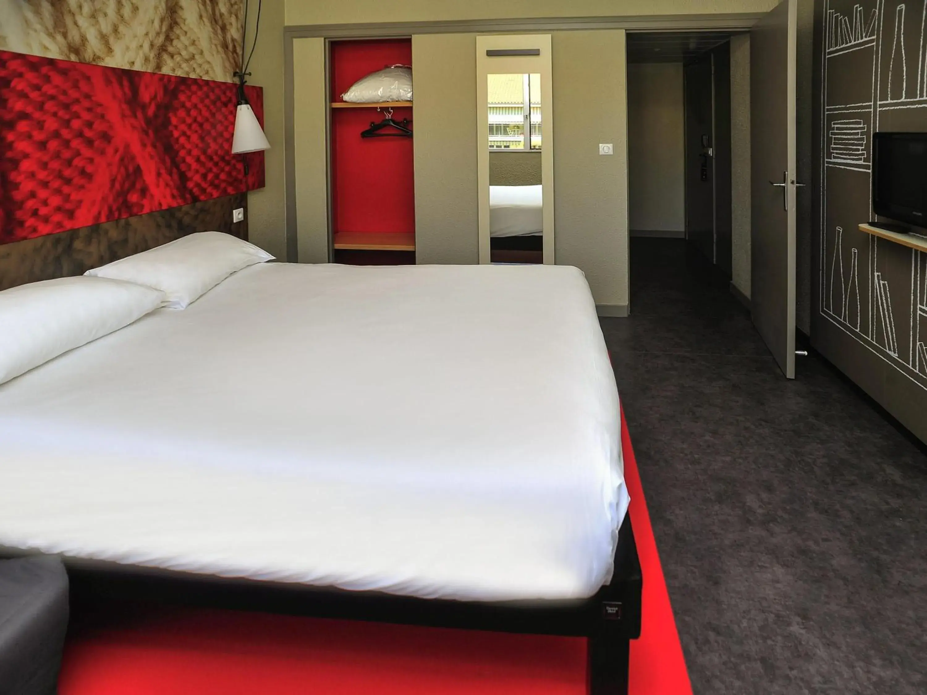 Standard Single Room in ibis Lyon Centre Standard Single Room in ibis Lyon Centre