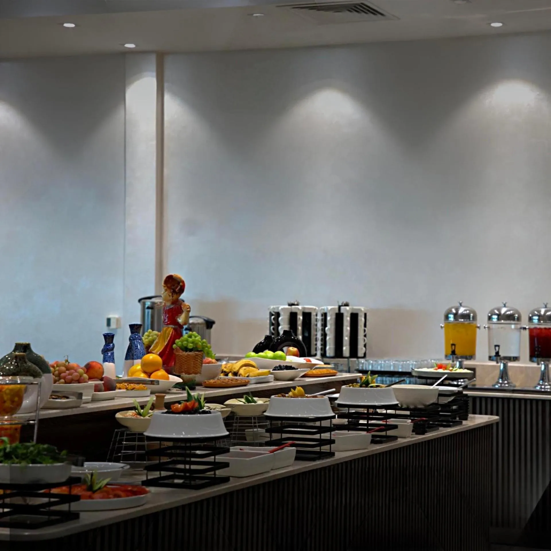 Restaurant/places to eat in Darin Plaza Hotel