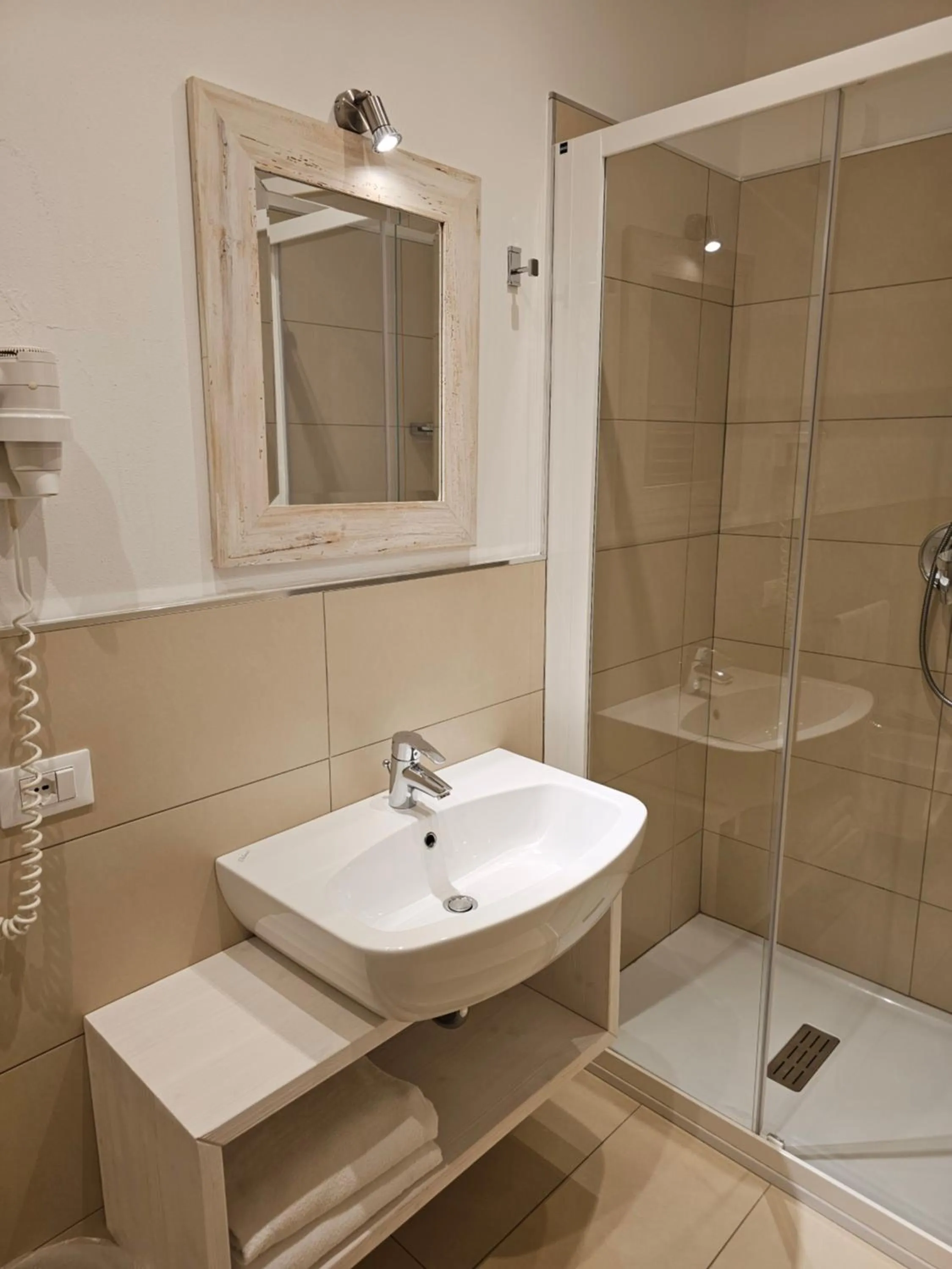 Shower in Garni San Lorenzo