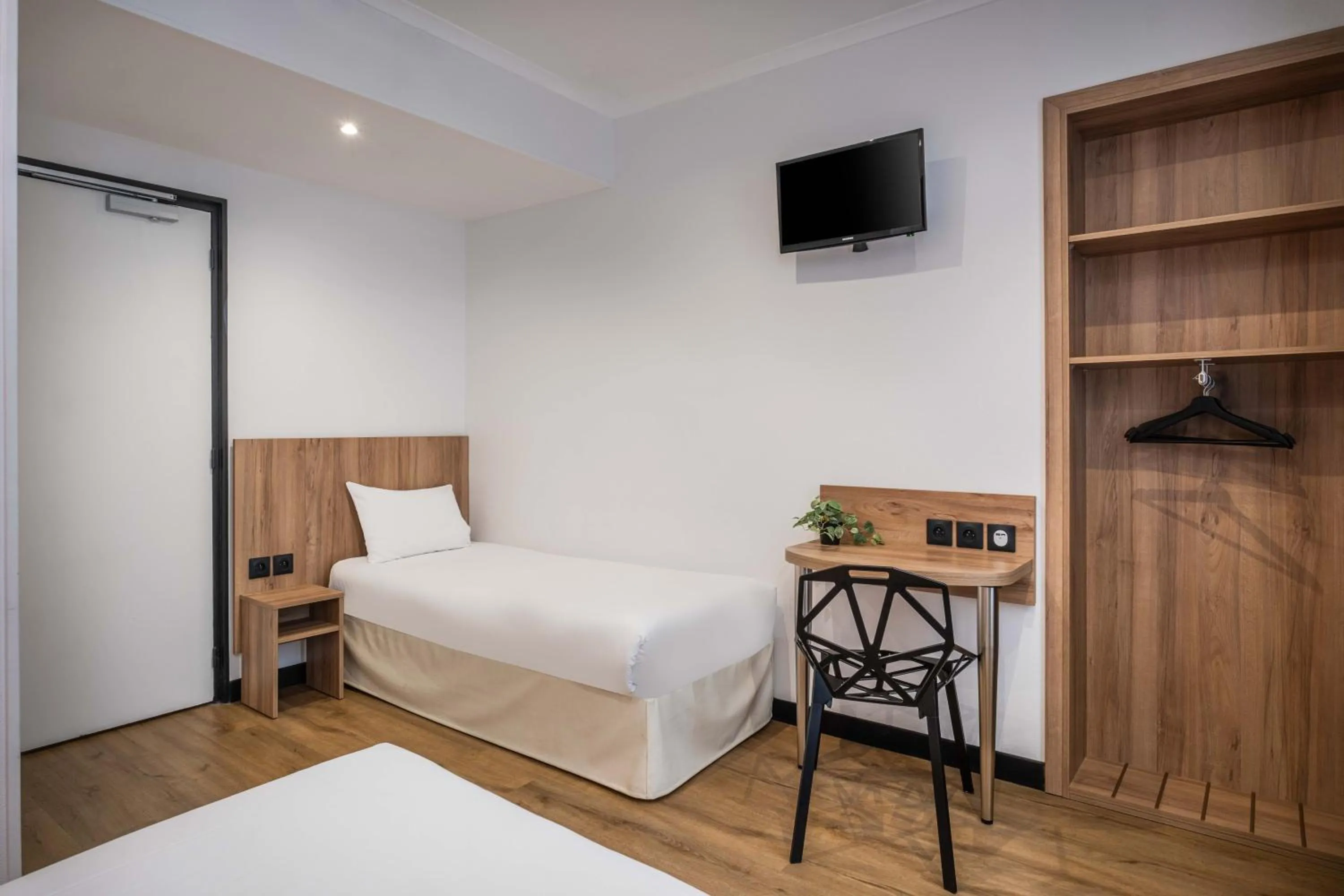 furniture, Bed in Hotel Daval