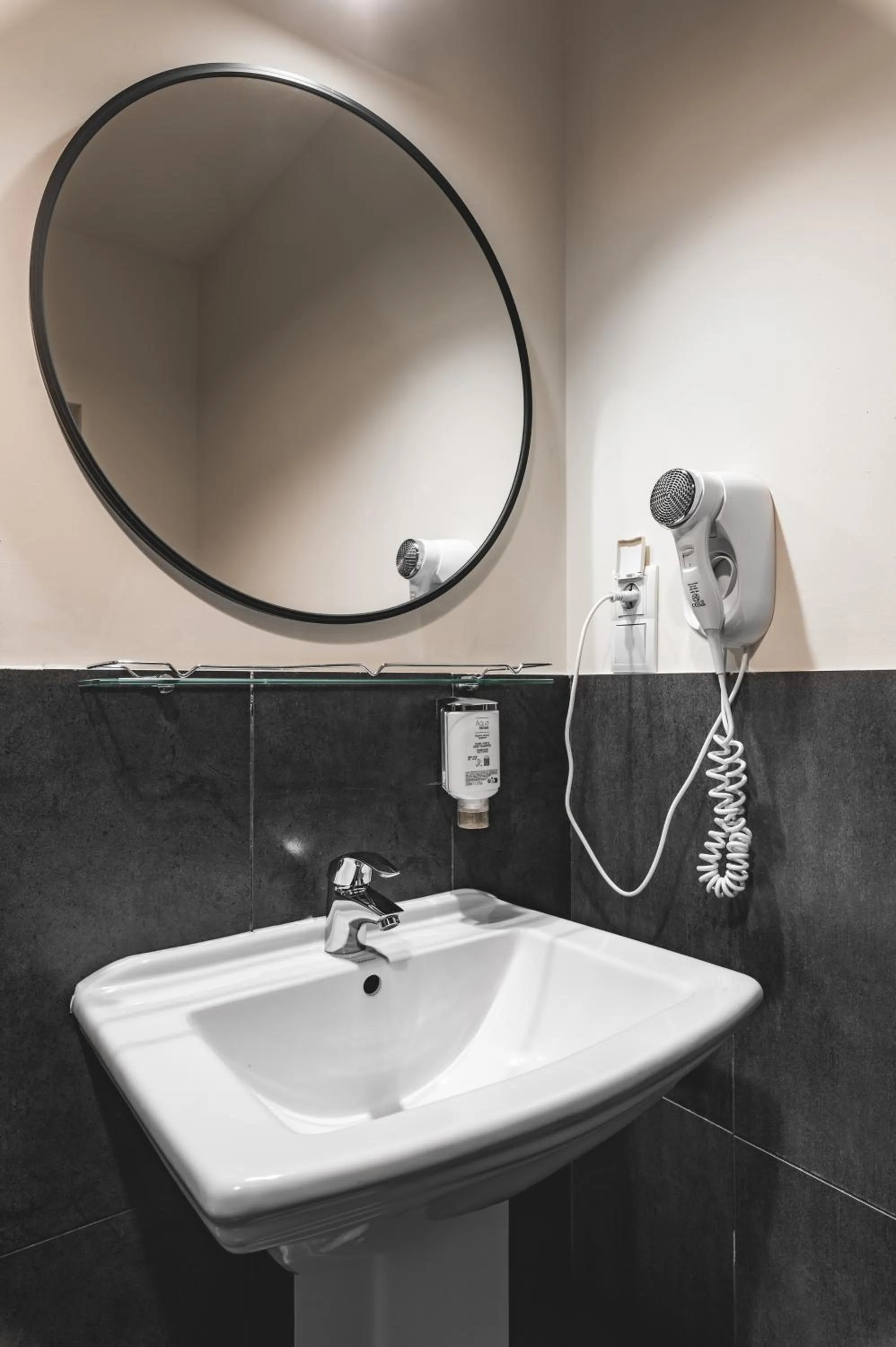 Bathroom in Aparthotel Stara Przędzalnia