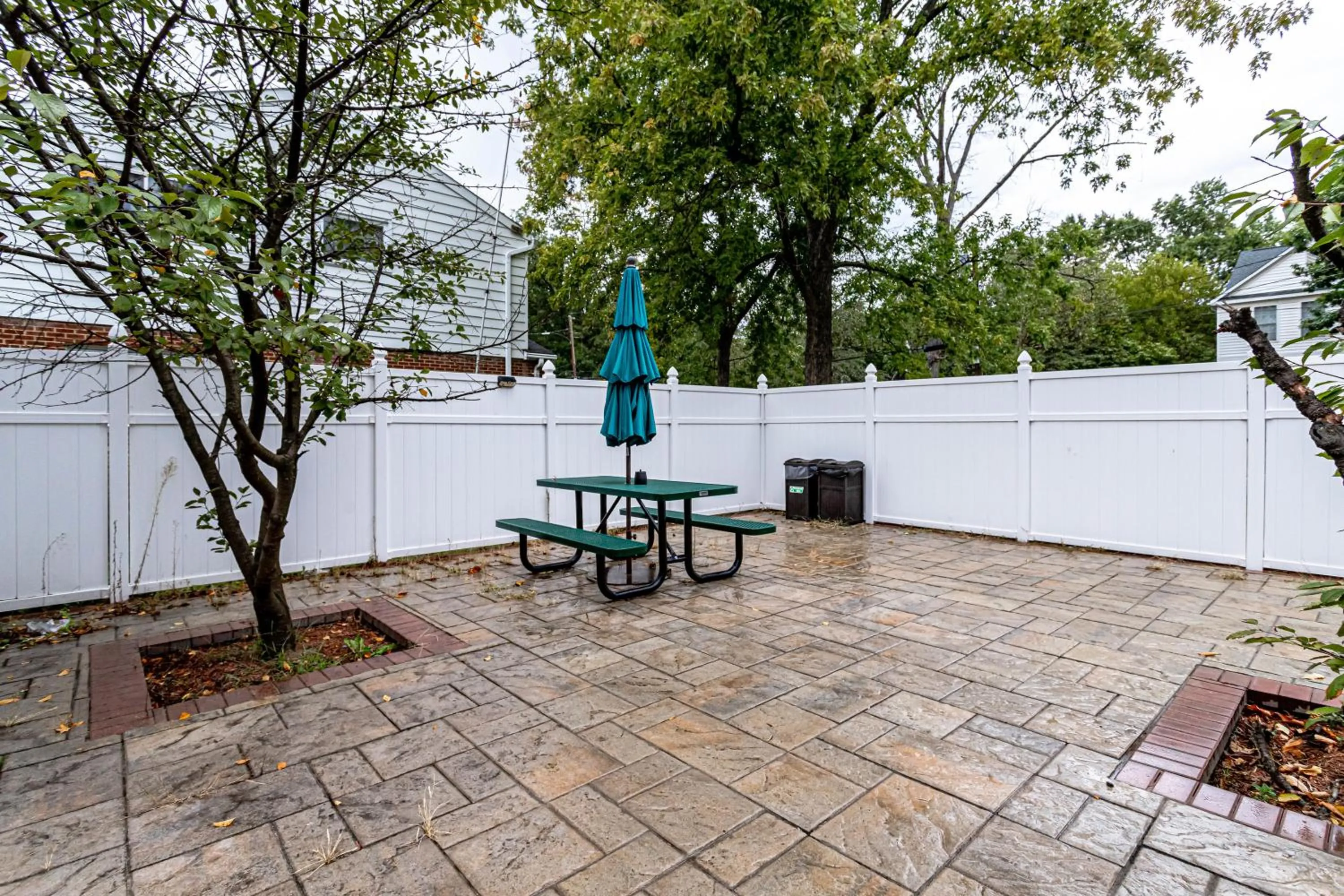 Patio in Beautiful 2 bedroom 1 bath Unit