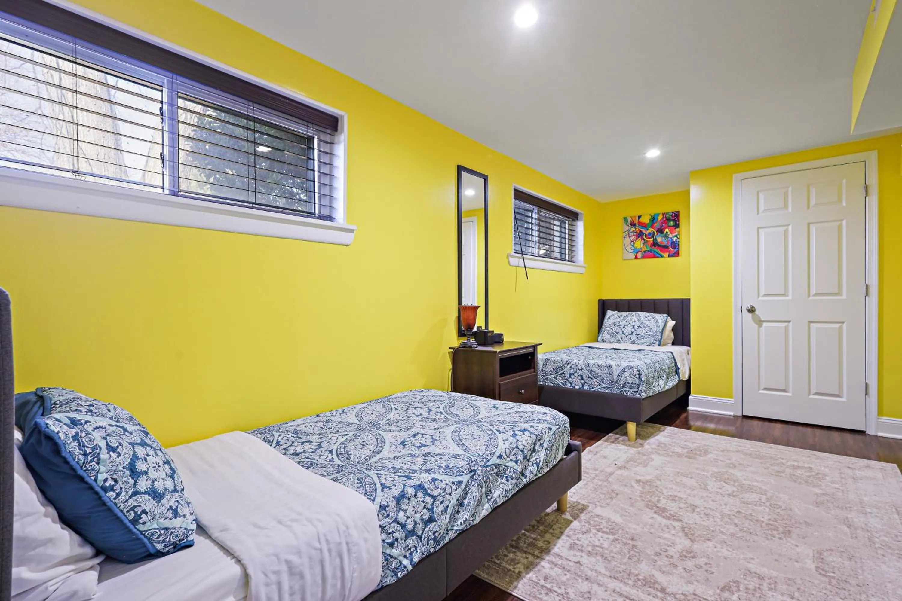 Bed in Beautiful 2 bedroom 1 bath Unit