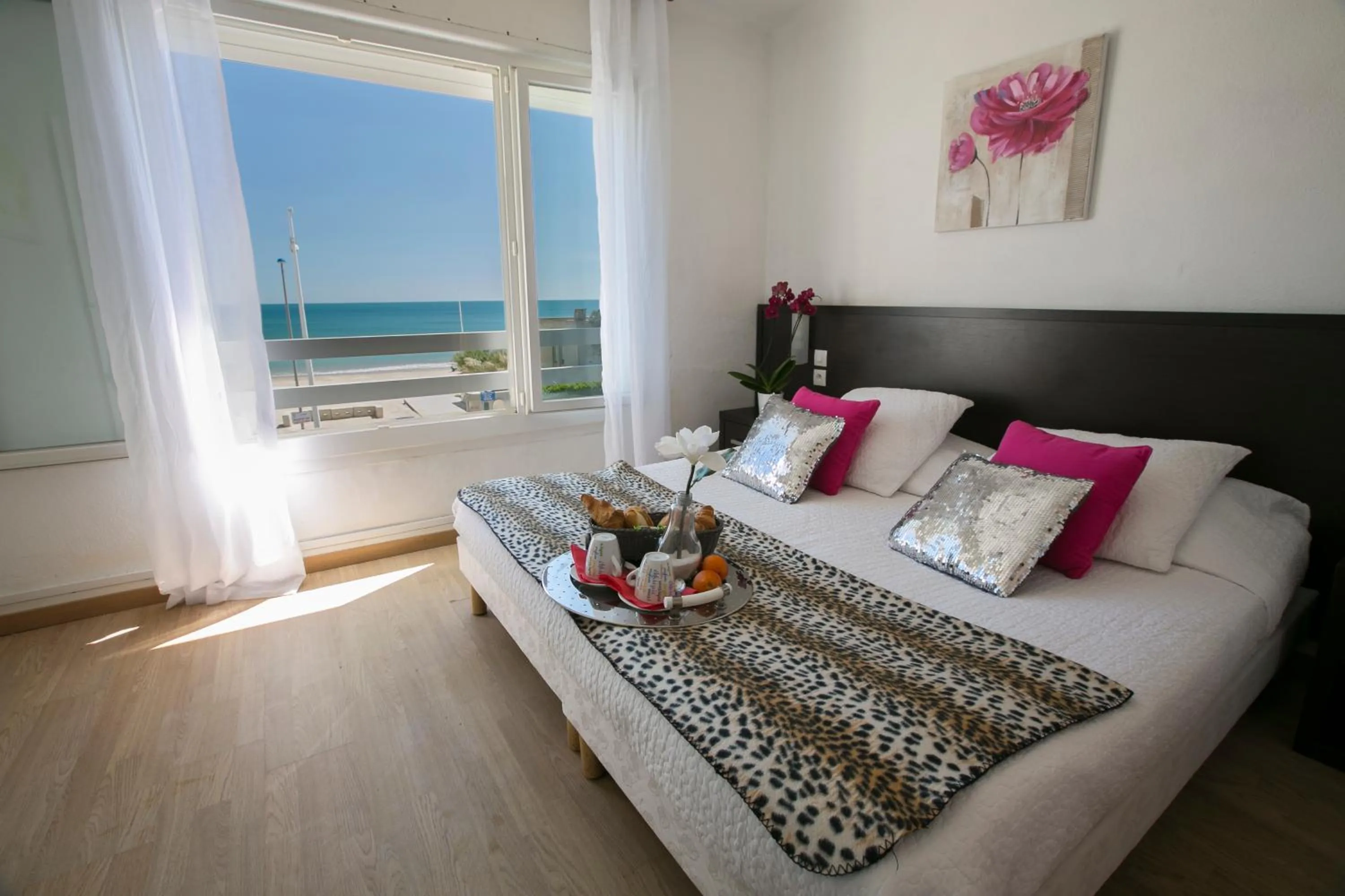 Bedroom, Bed in Le Grand Large Bord de Mer Hotel & Appartements