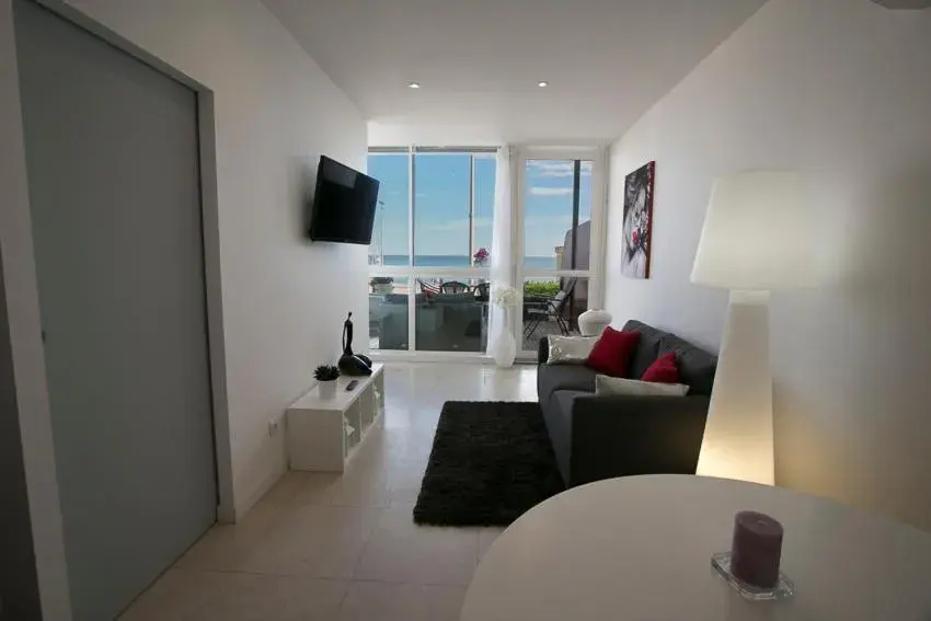 Signature Apartment With Terrace and Sea View in Le Grand Large Bord de Mer Hotel & Appartements Signature Apartment With Terrace and Sea View in Le Grand Large Bord de Mer Hotel & Appartements