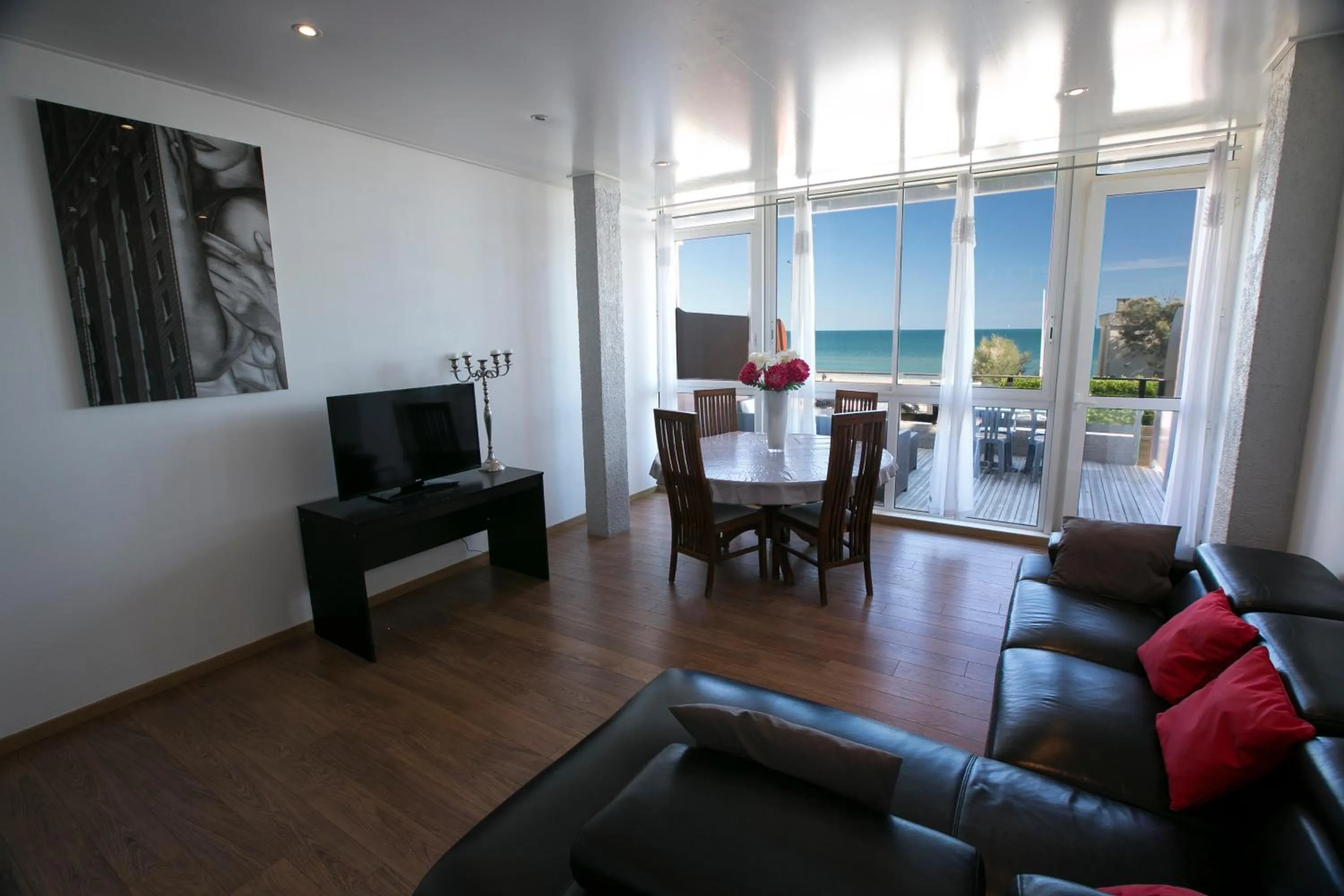 Living room in Le Grand Large Bord de Mer Hotel & Appartements