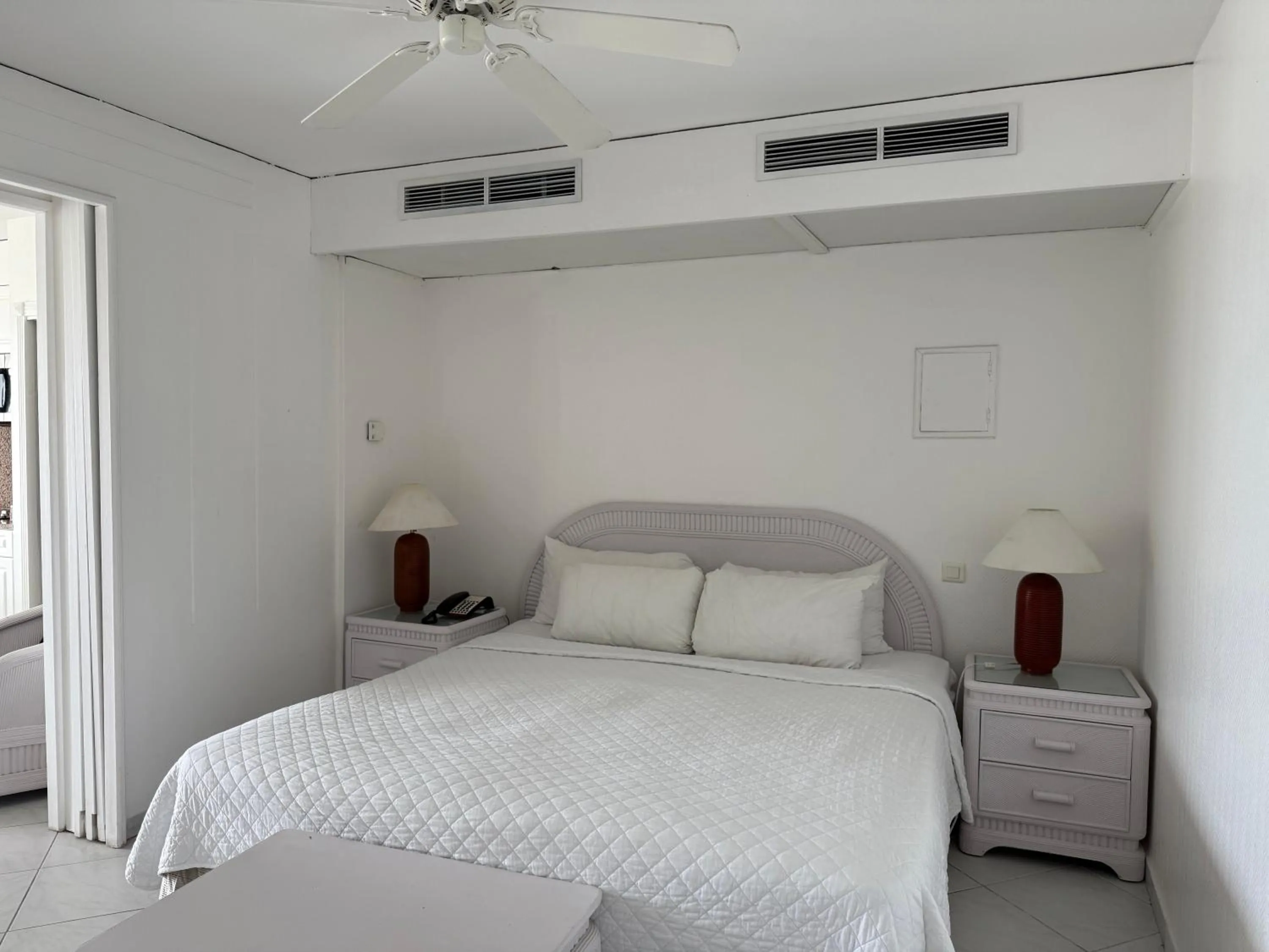 Bed in Sapphire Beach Club Resort