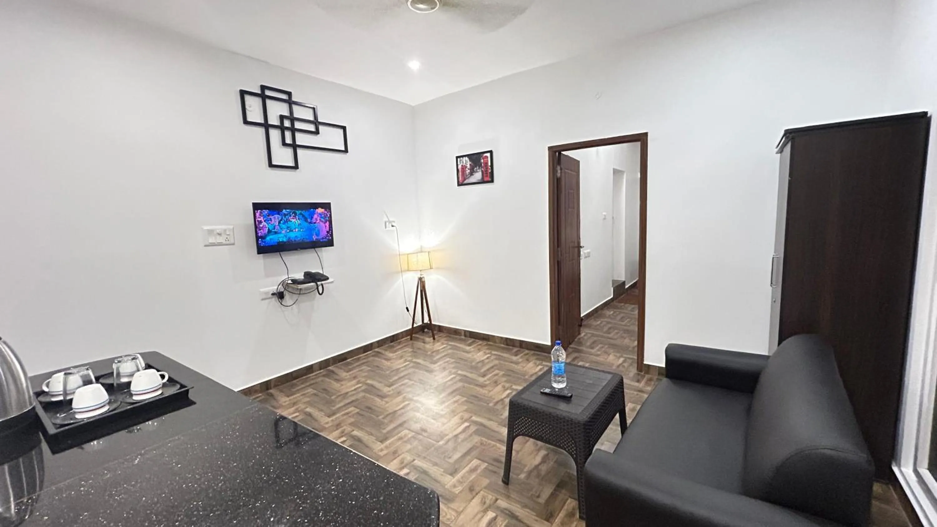 Communal lounge/ TV room in The Base Inn