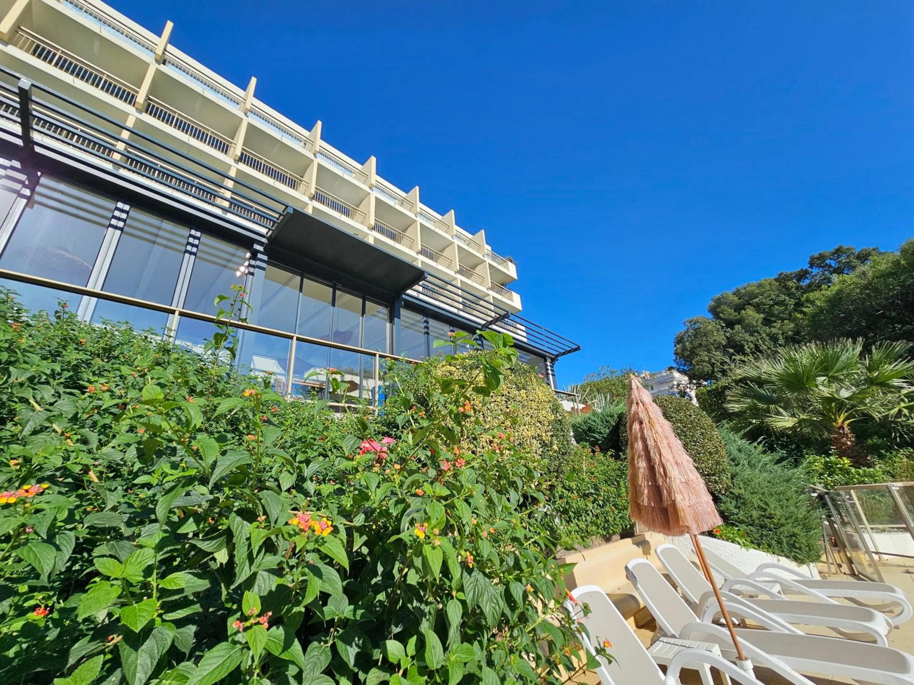 Property building in Luxotel Cannes