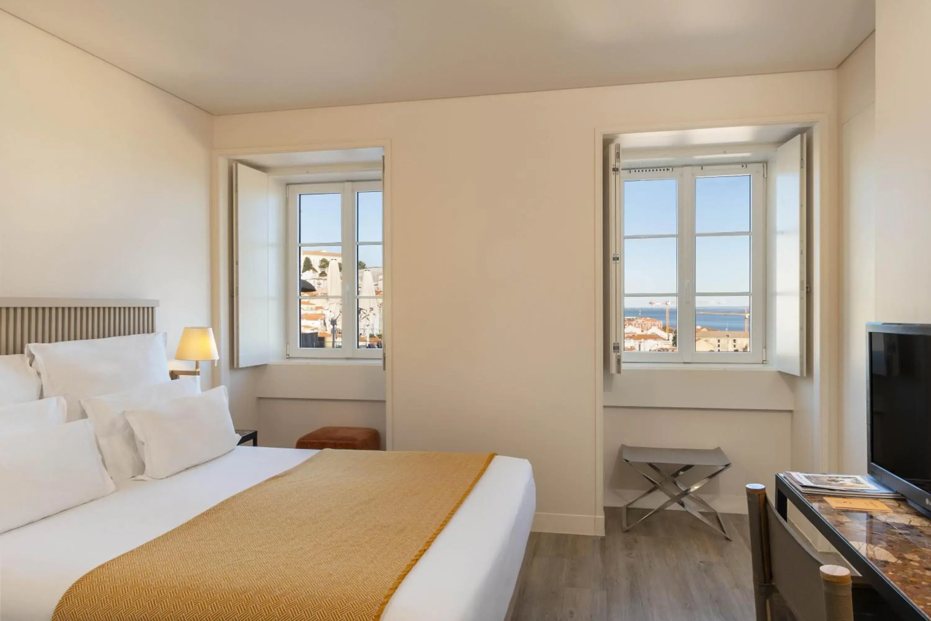 Comfort Room in Memmo Alfama - Design Hotels Comfort Room in Memmo Alfama - Design Hotels