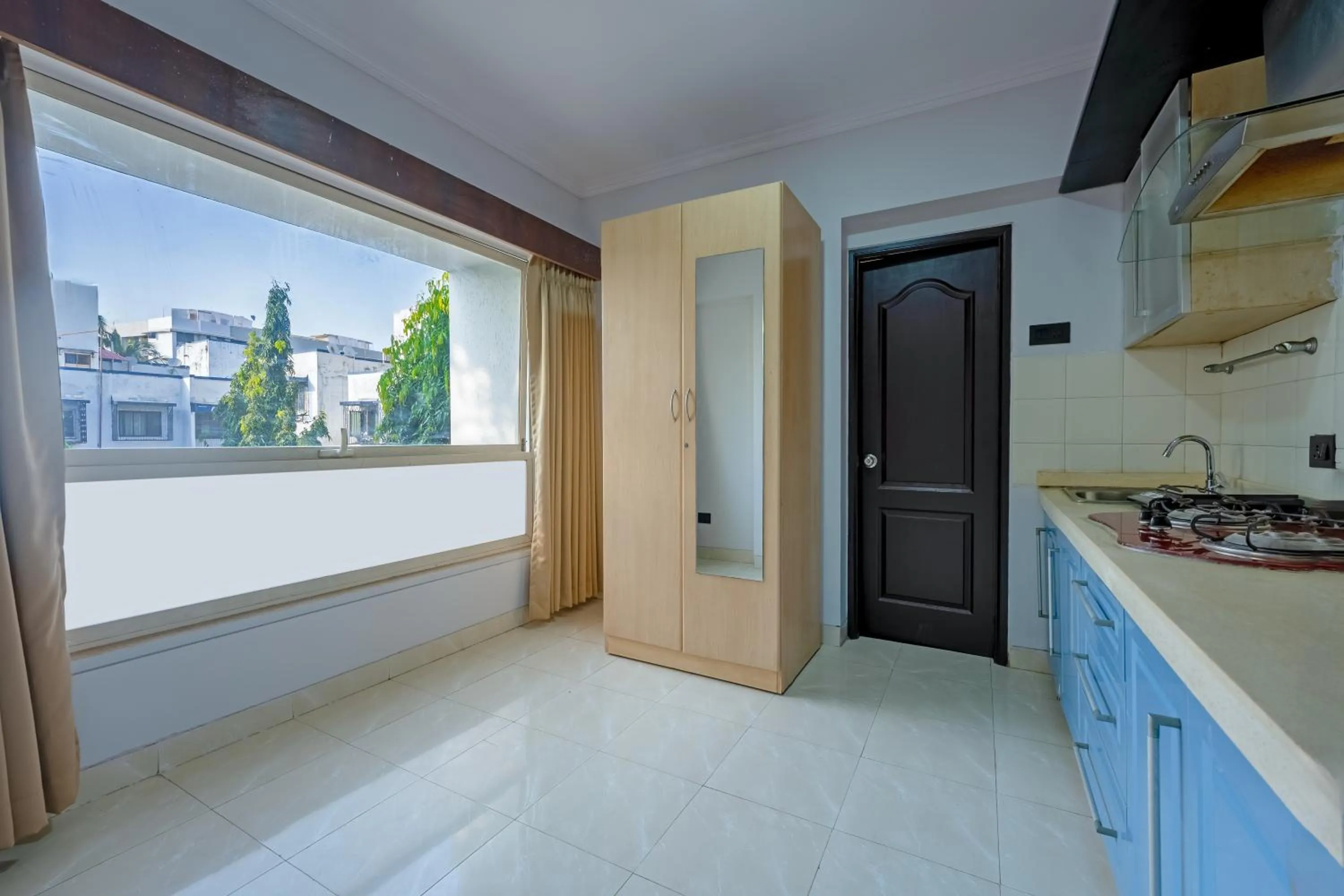 Kitchen or kitchenette in asar Landmark Suites Mumbai International Airport by Orion Hotels