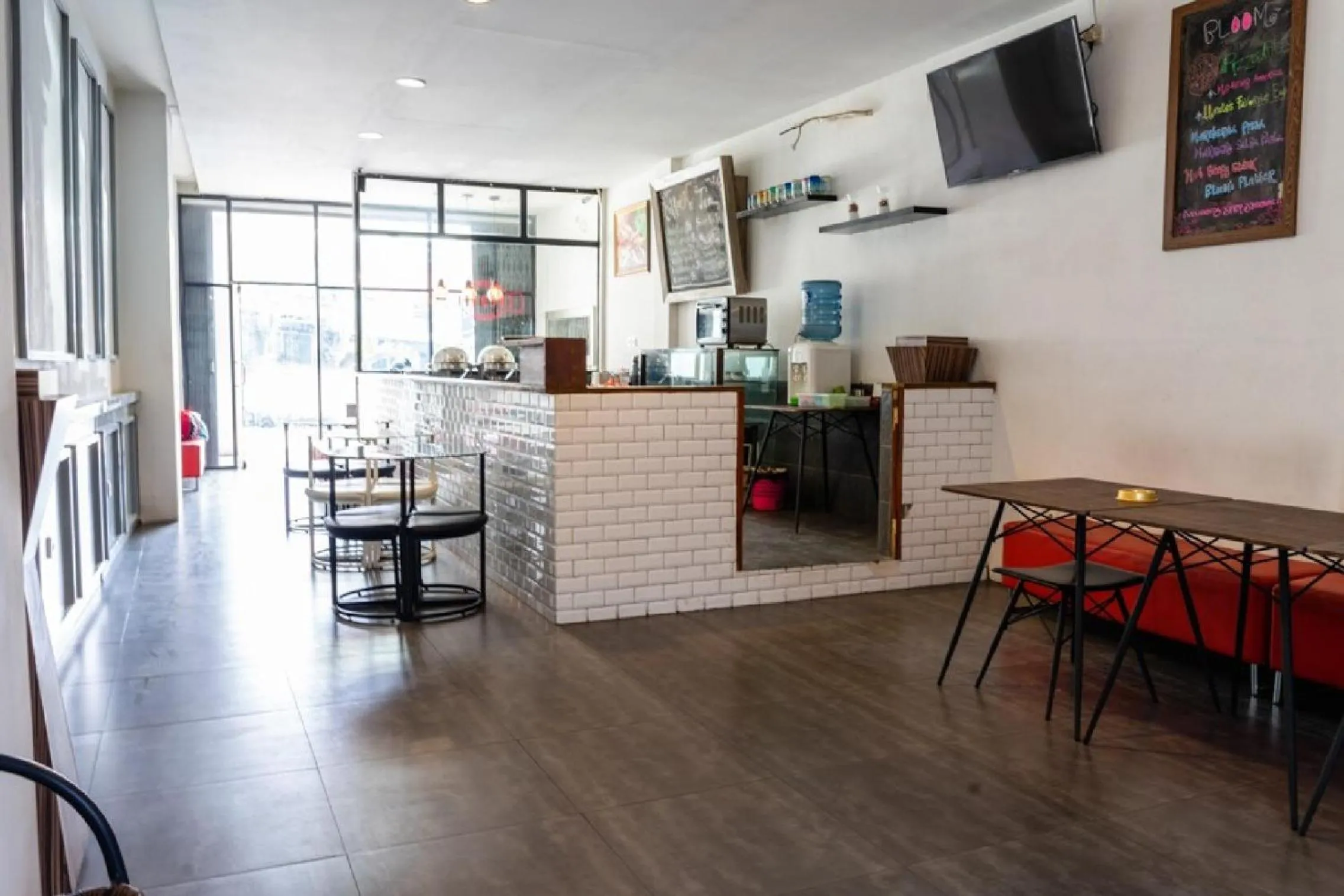 Asian breakfast in RedDoorz near Setrasari Mall 4