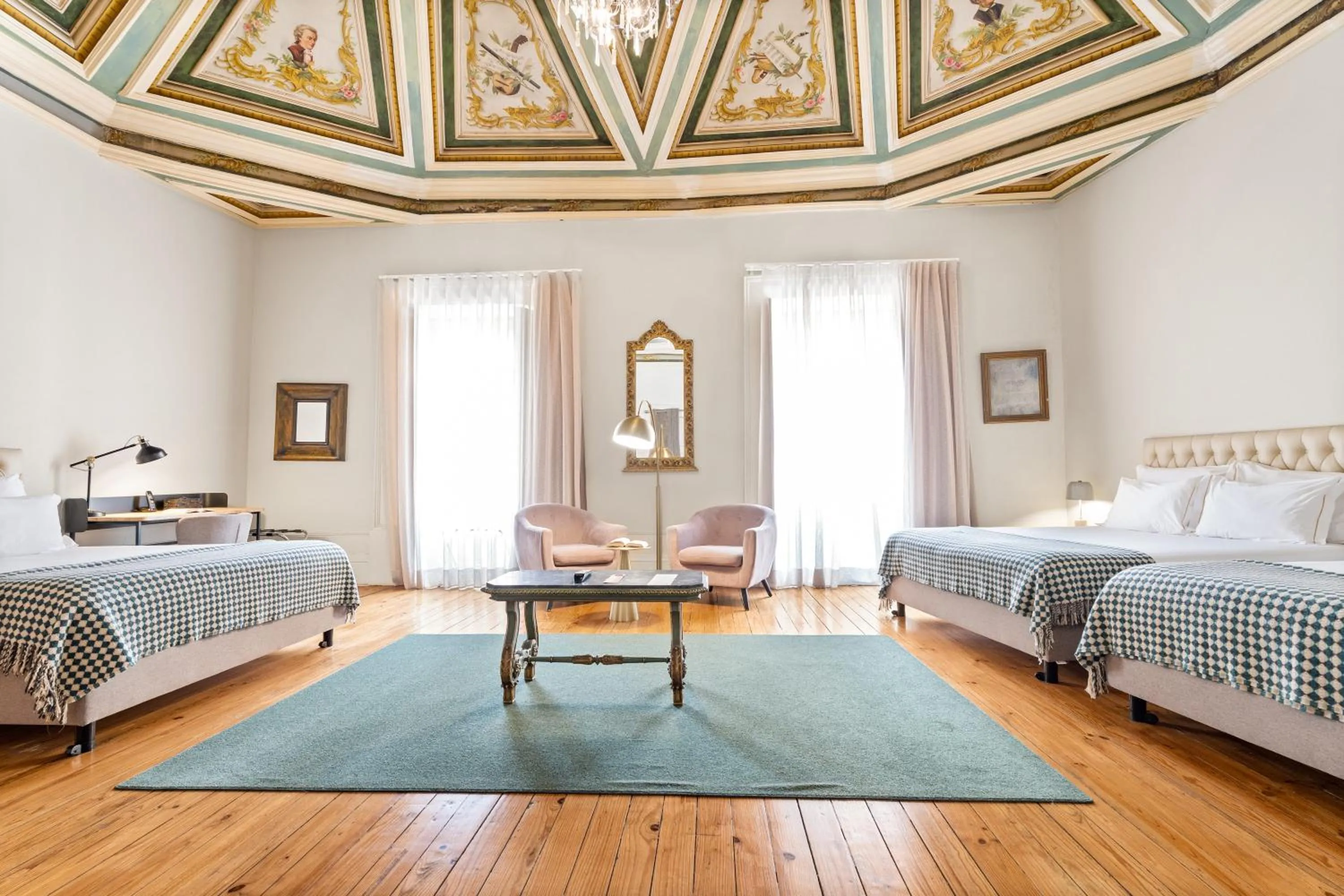 Bed in Casa dos Lóios by Shiadu